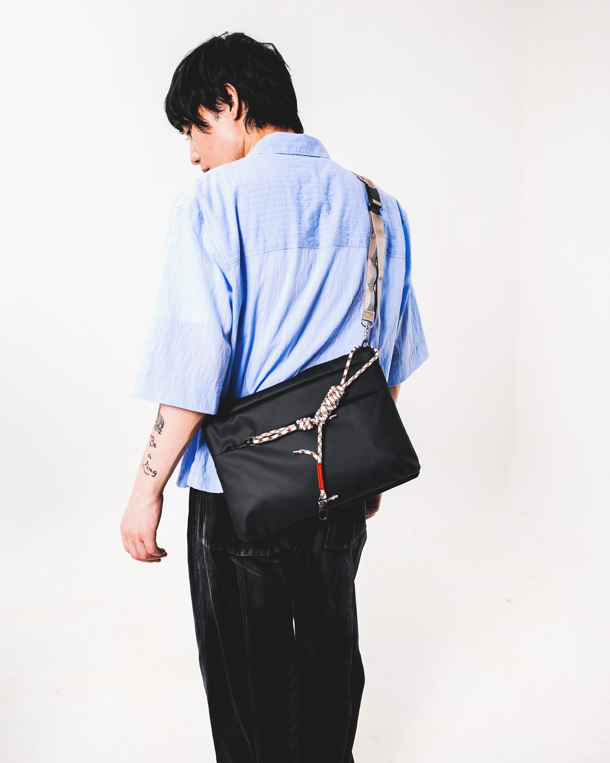 Flat 摺疊大號斜背包