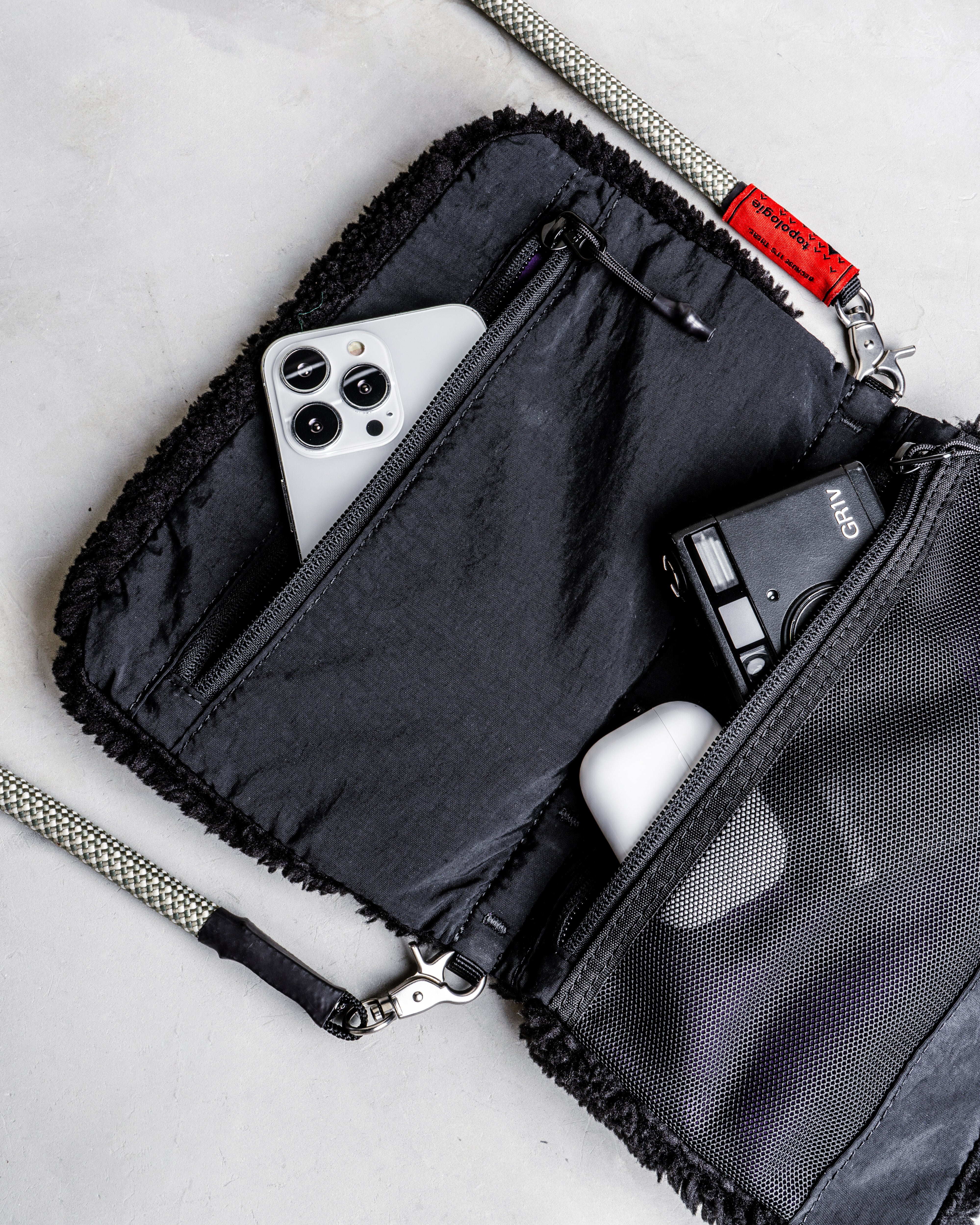 Flat 摺疊小號斜背包