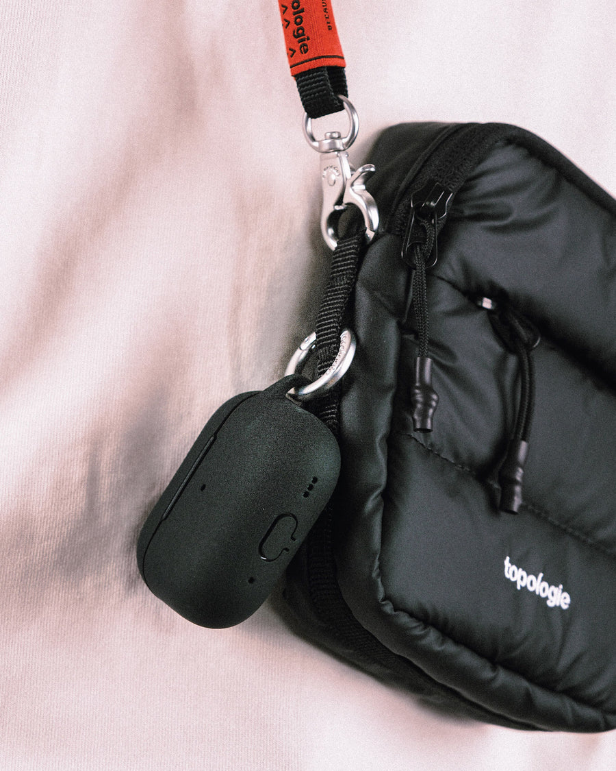 Tinbox 斜挎小包 / Puffer / 米白 / Bungee 繩索腕帶 米色