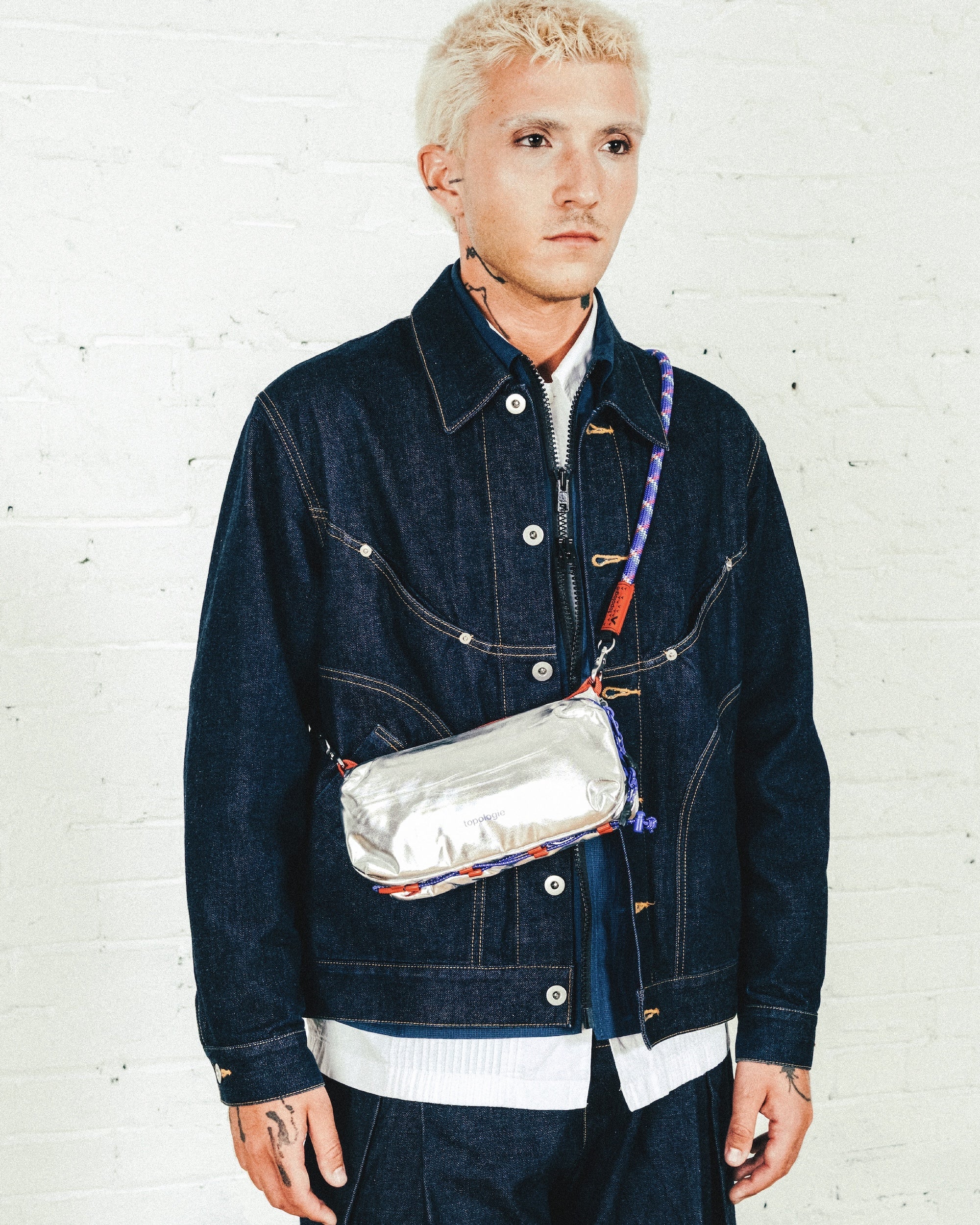 Bottle 中號水瓶斜背包