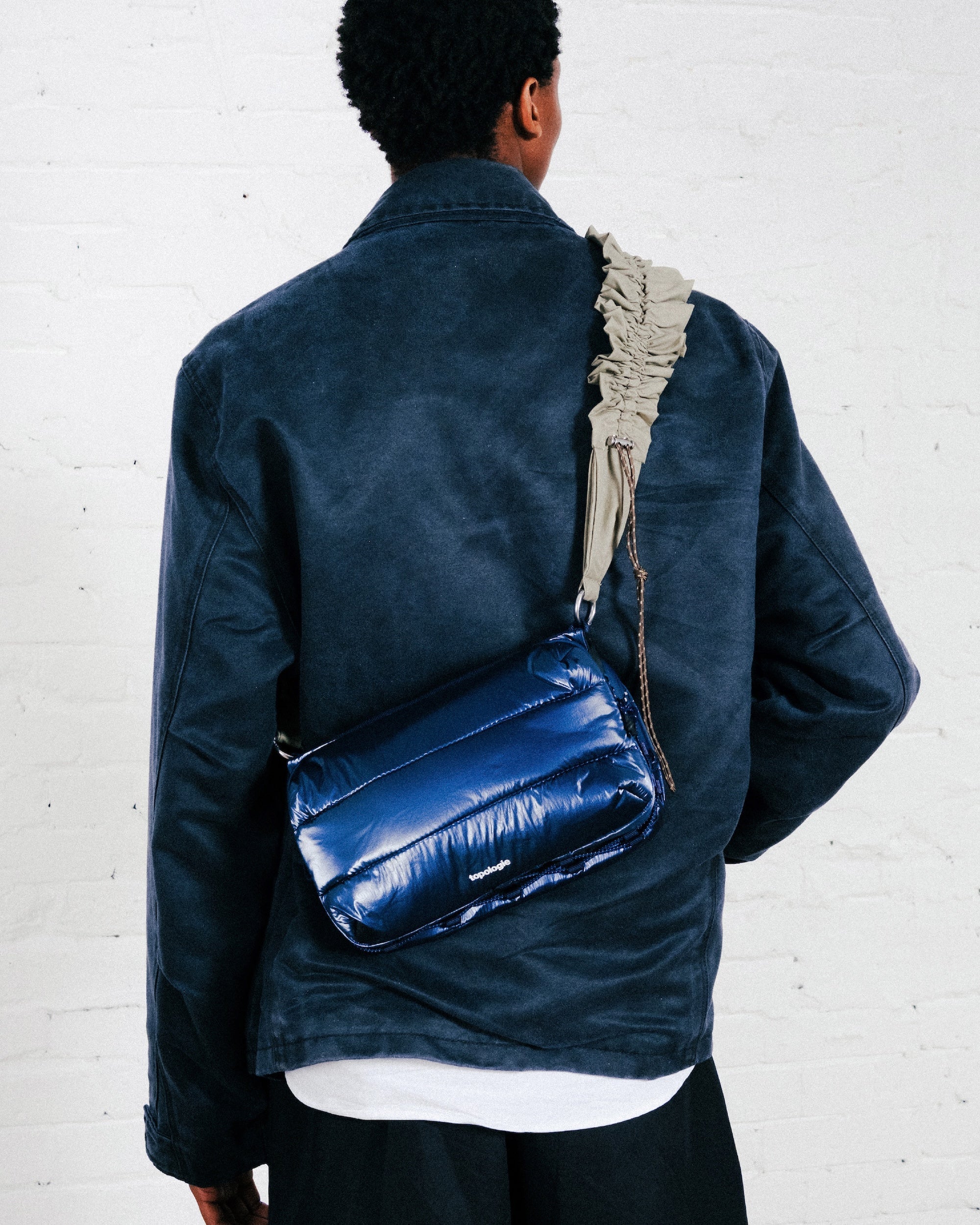 Bottle 大號水瓶斜背包