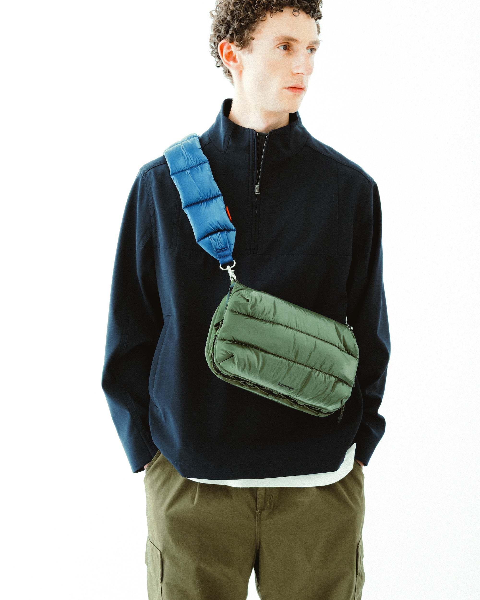 Bottle 大號水瓶斜背包