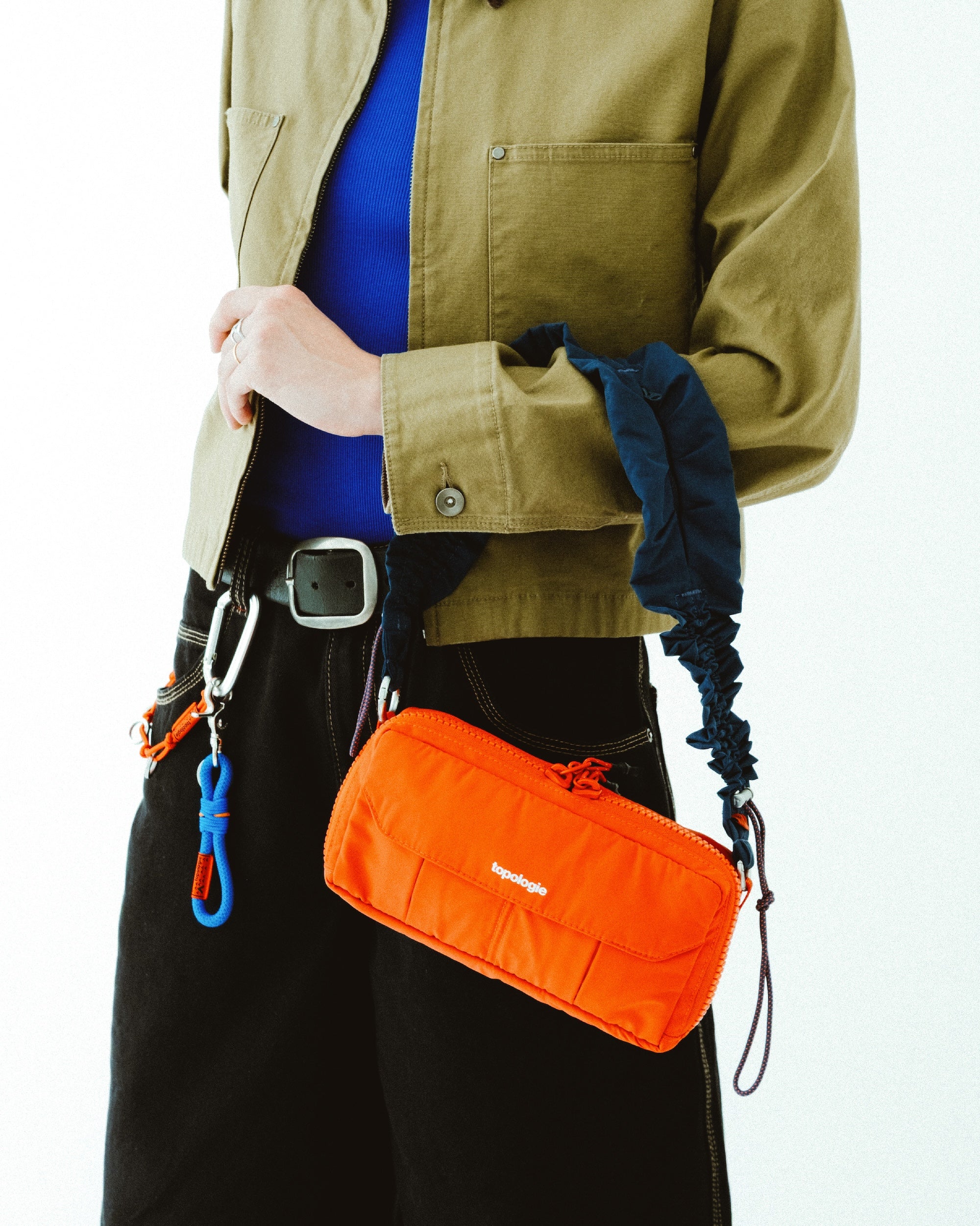 Utility 寬版隨身包