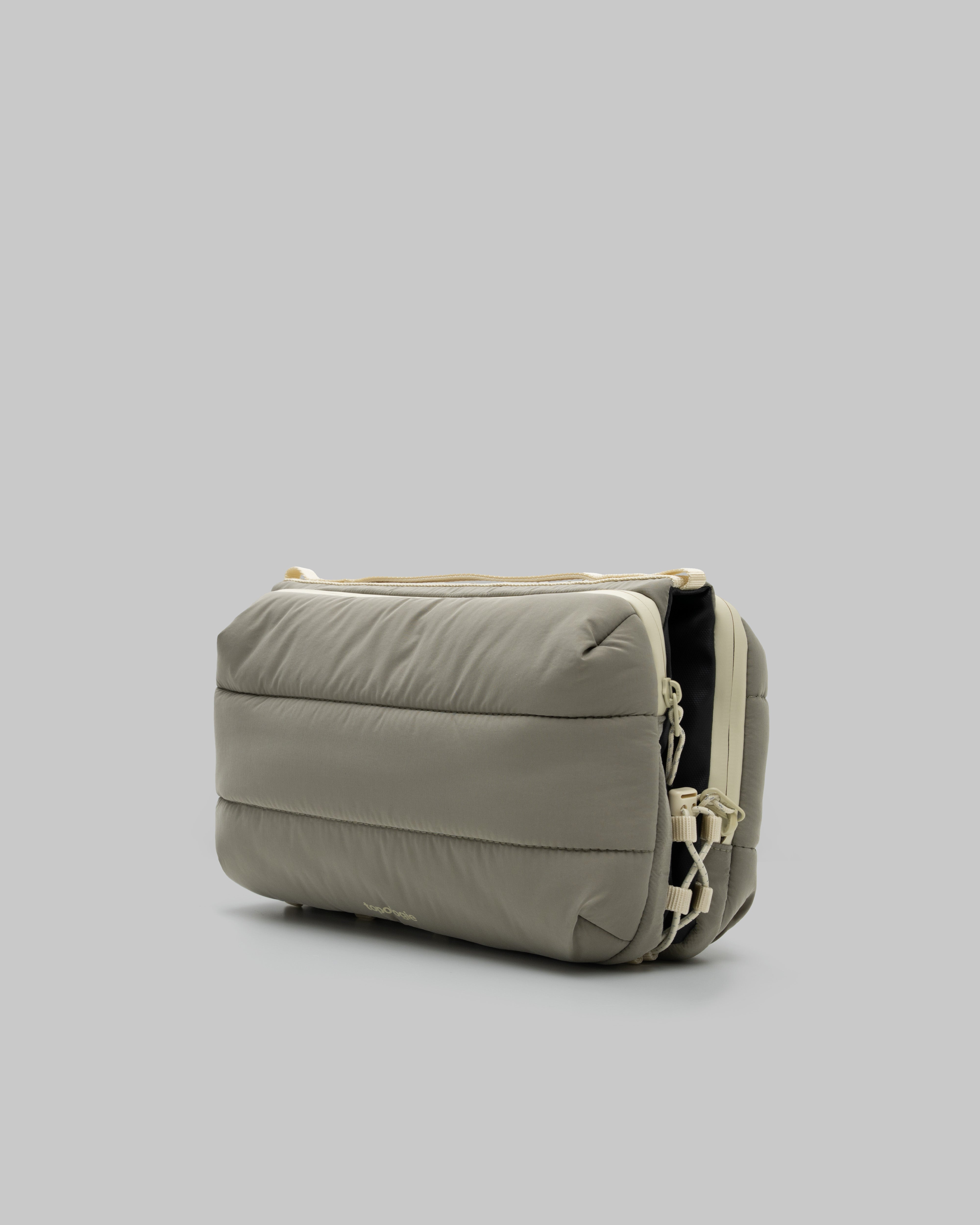 Bottle 大號水瓶斜背包