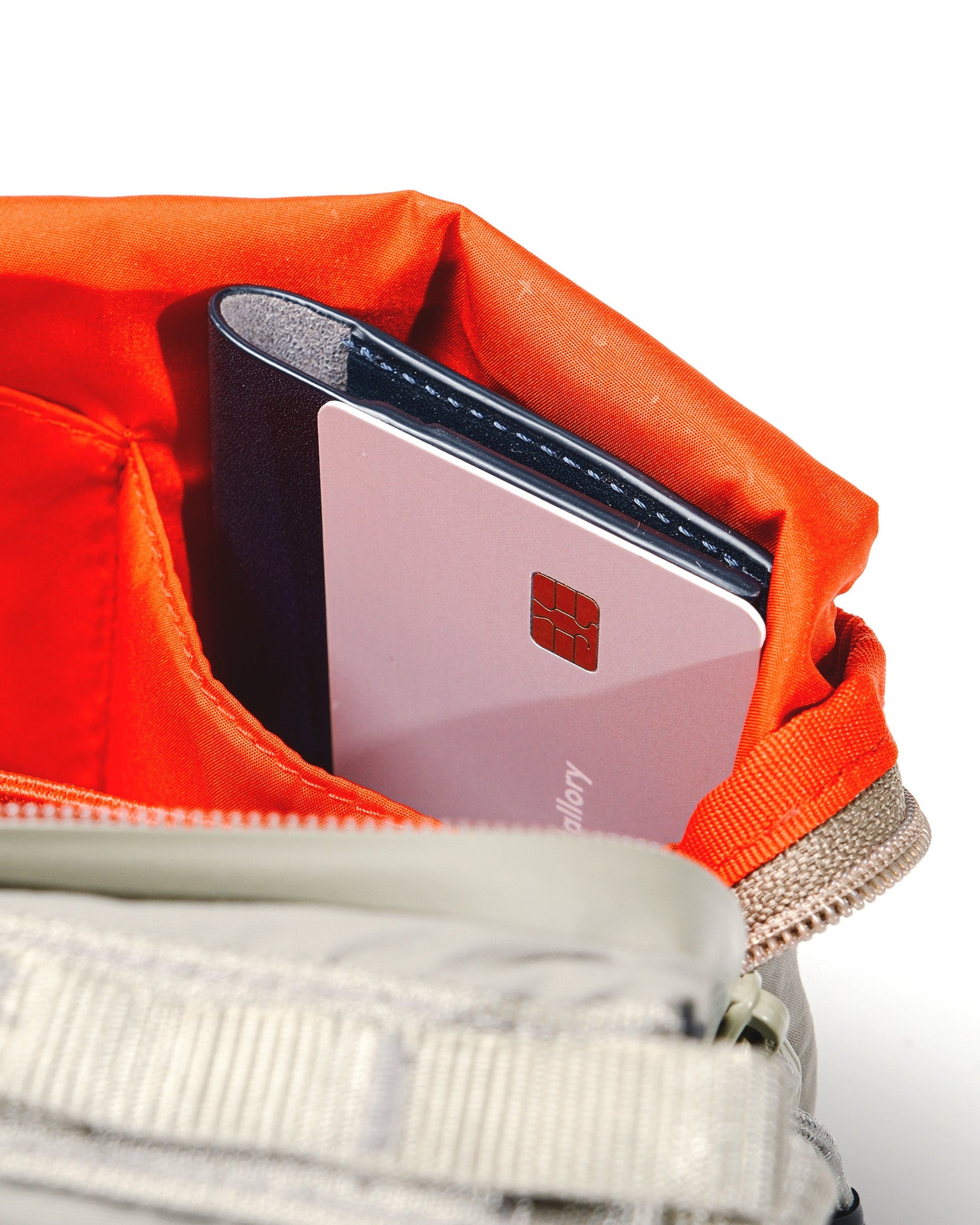 Bottle 大號水瓶斜背包