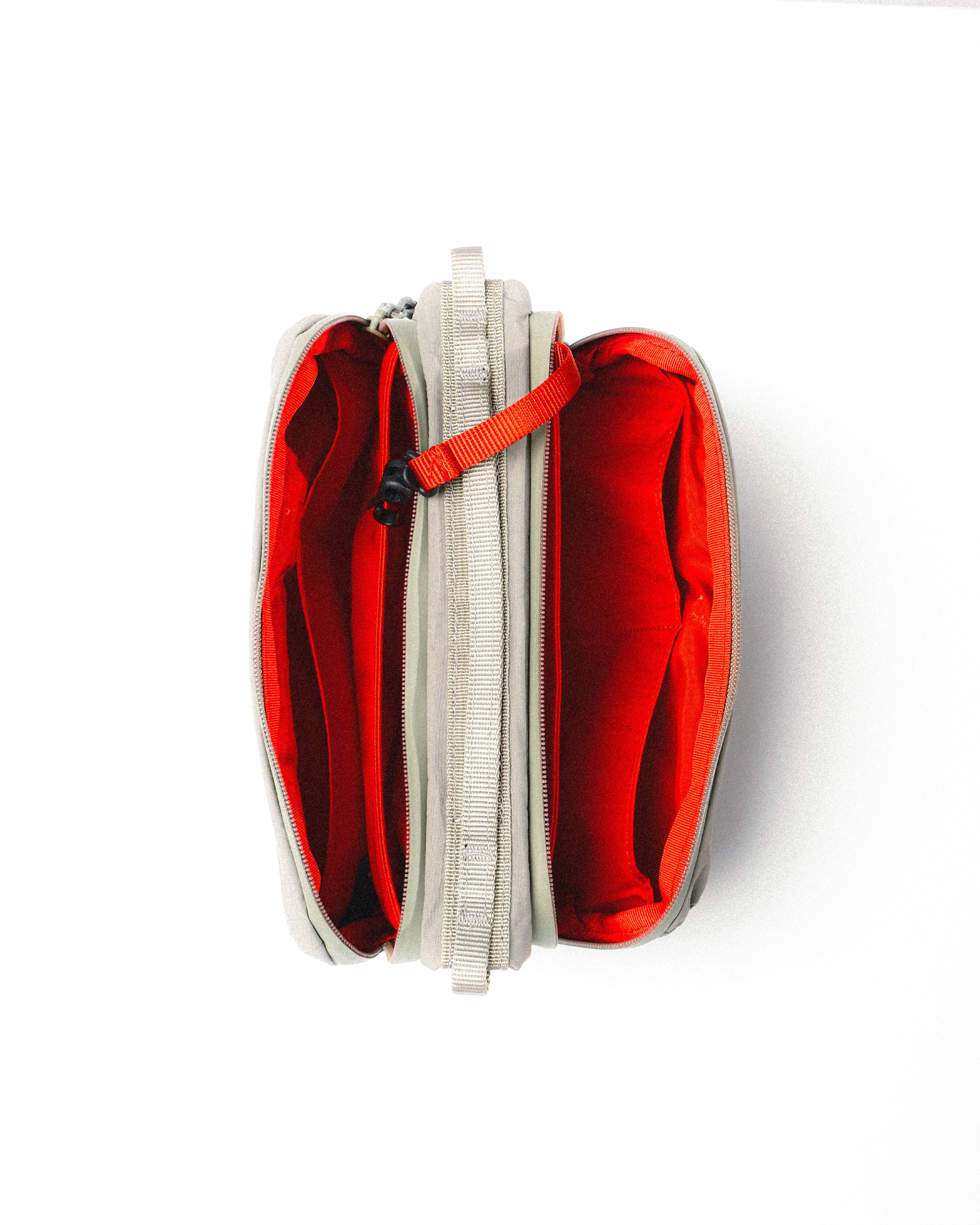 Bottle 中號水瓶斜背包