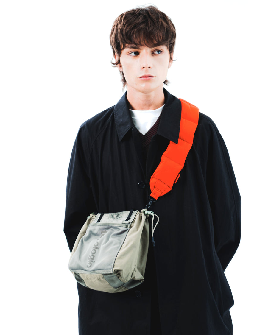 Puffer 絎縫背帶