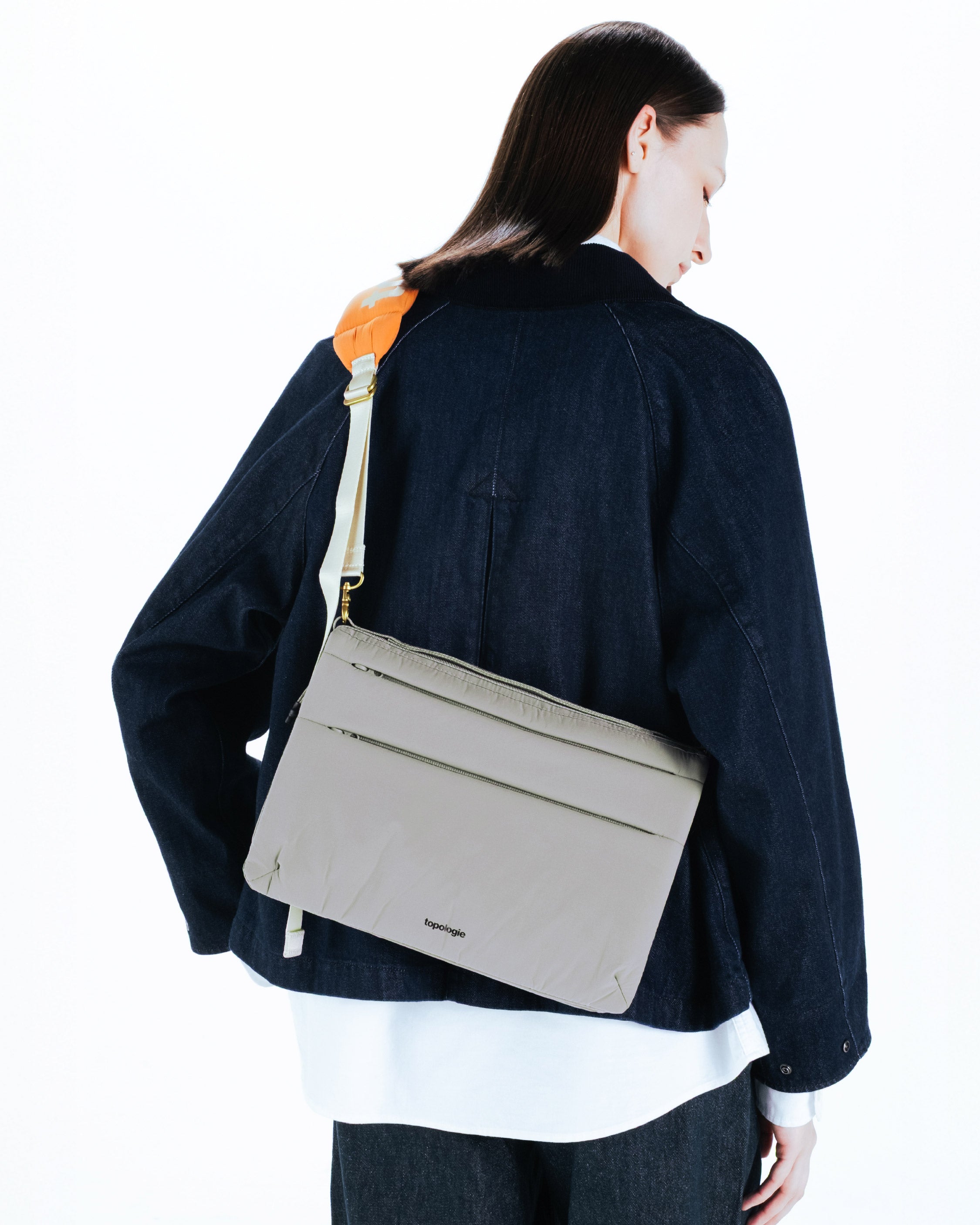 Flat 摺疊大號斜背包