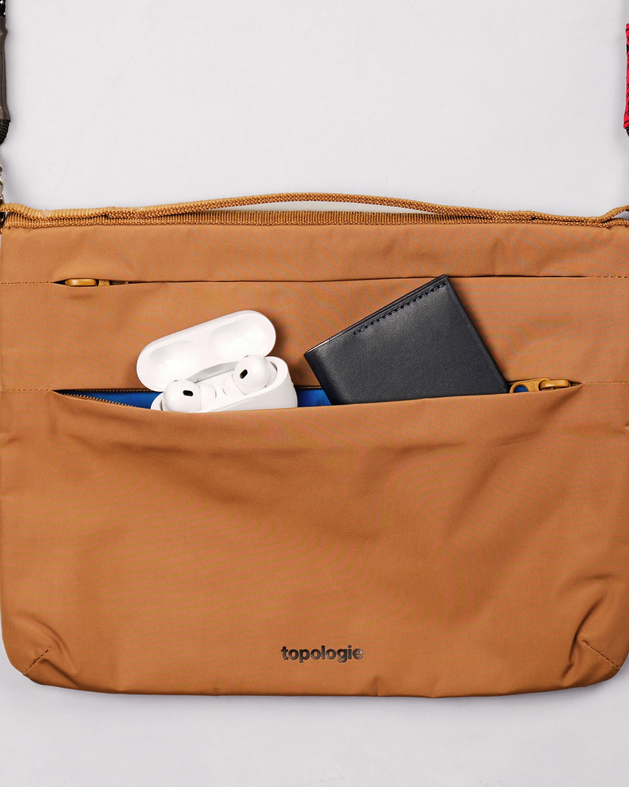 Flat 摺疊中號斜背包