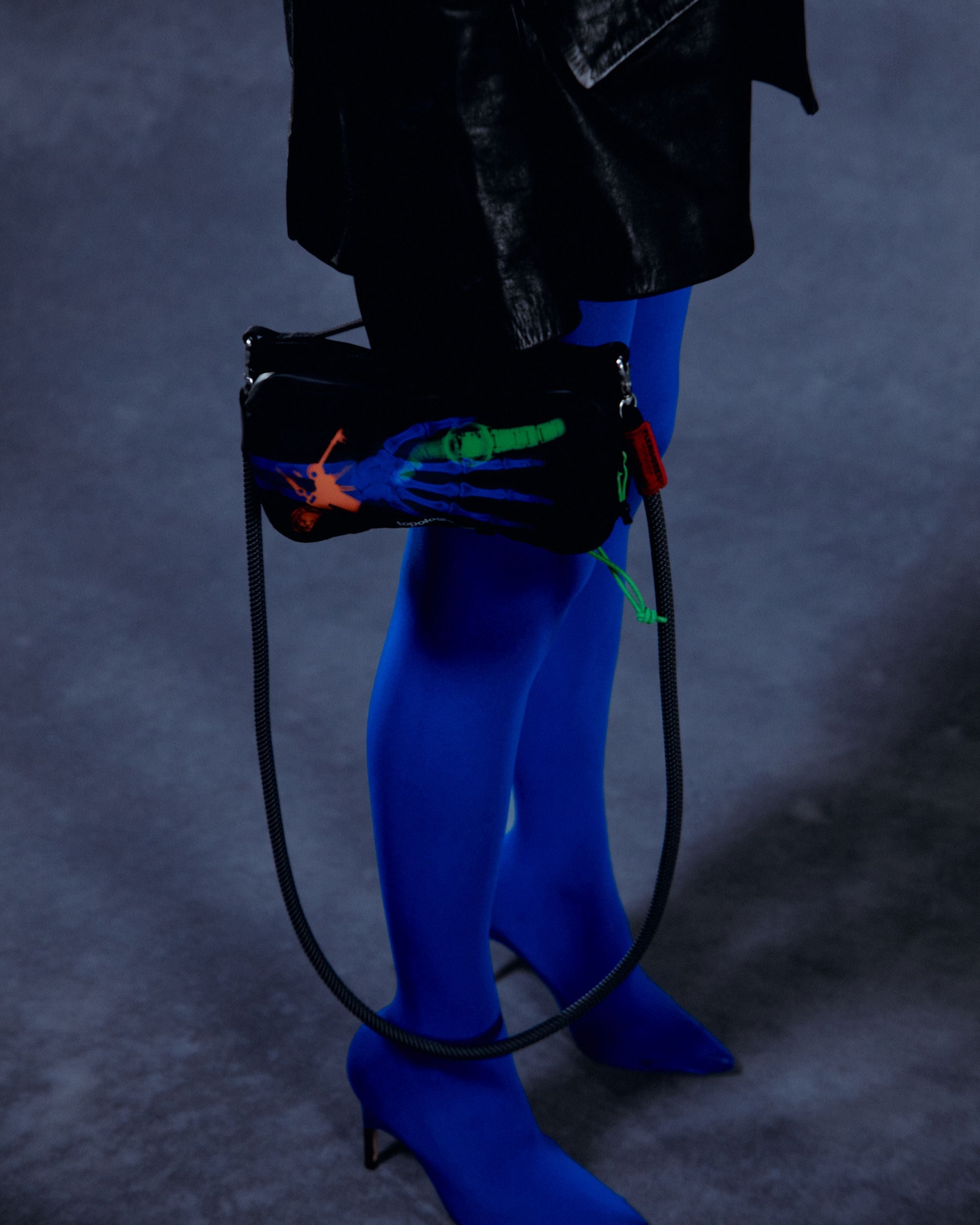 Topologie x PLEASURES 中號水瓶斜背包