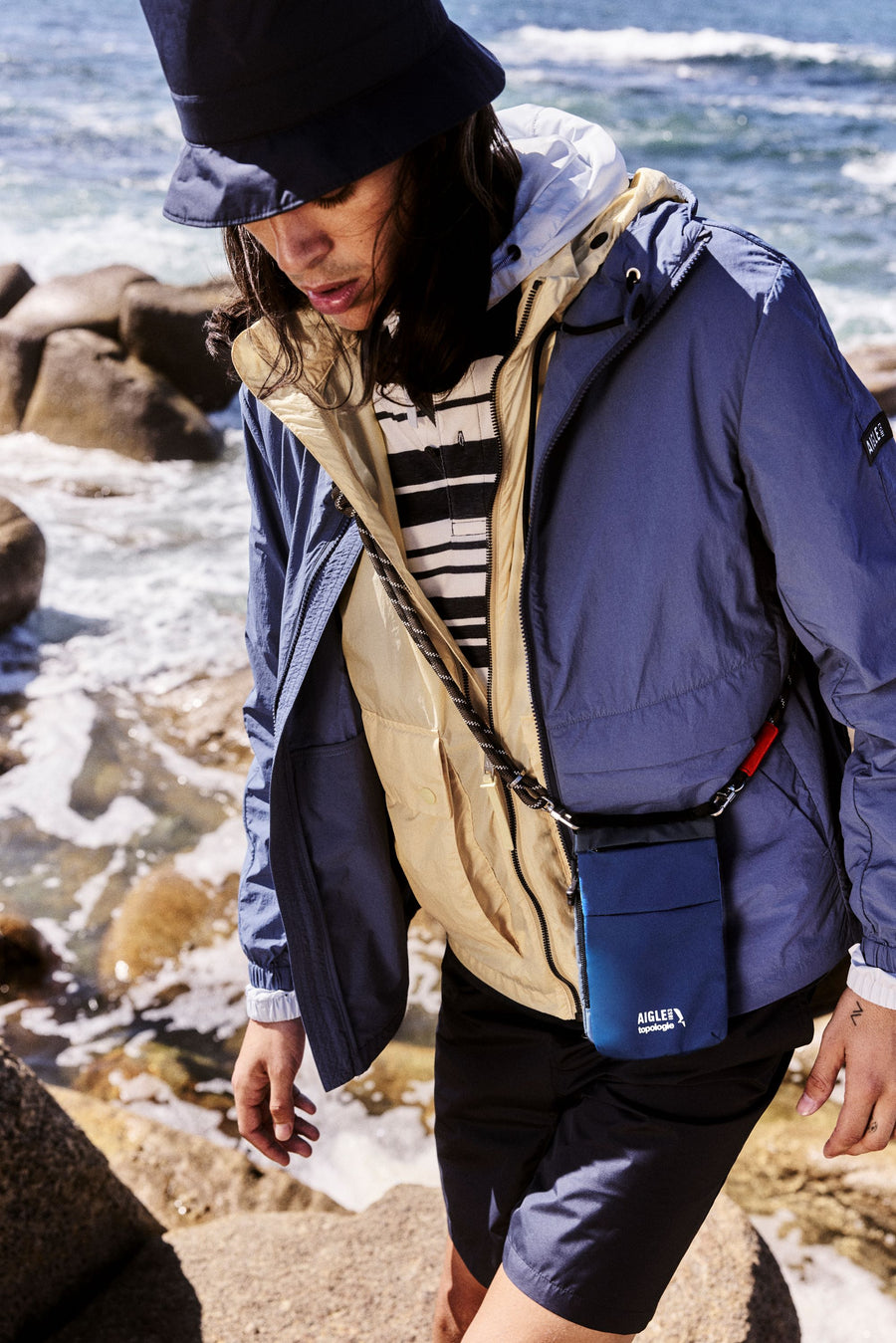 Topologie x Aigle Phone 三色摺疊貼身小包 / 深灰藍 / 8.0mm繩索背帶 / 霓黃花紋