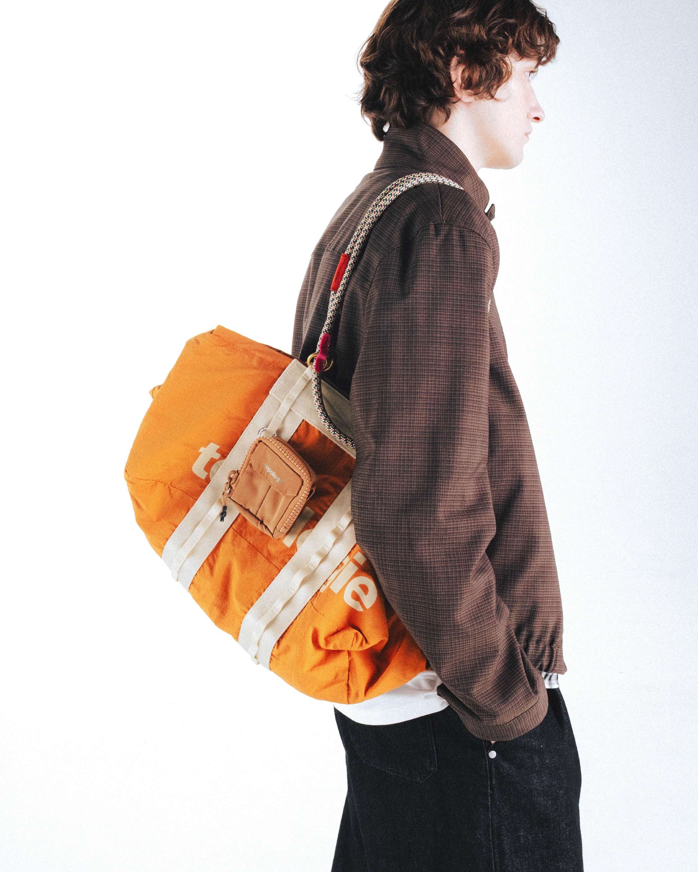 Summit 多功能中號旅行包