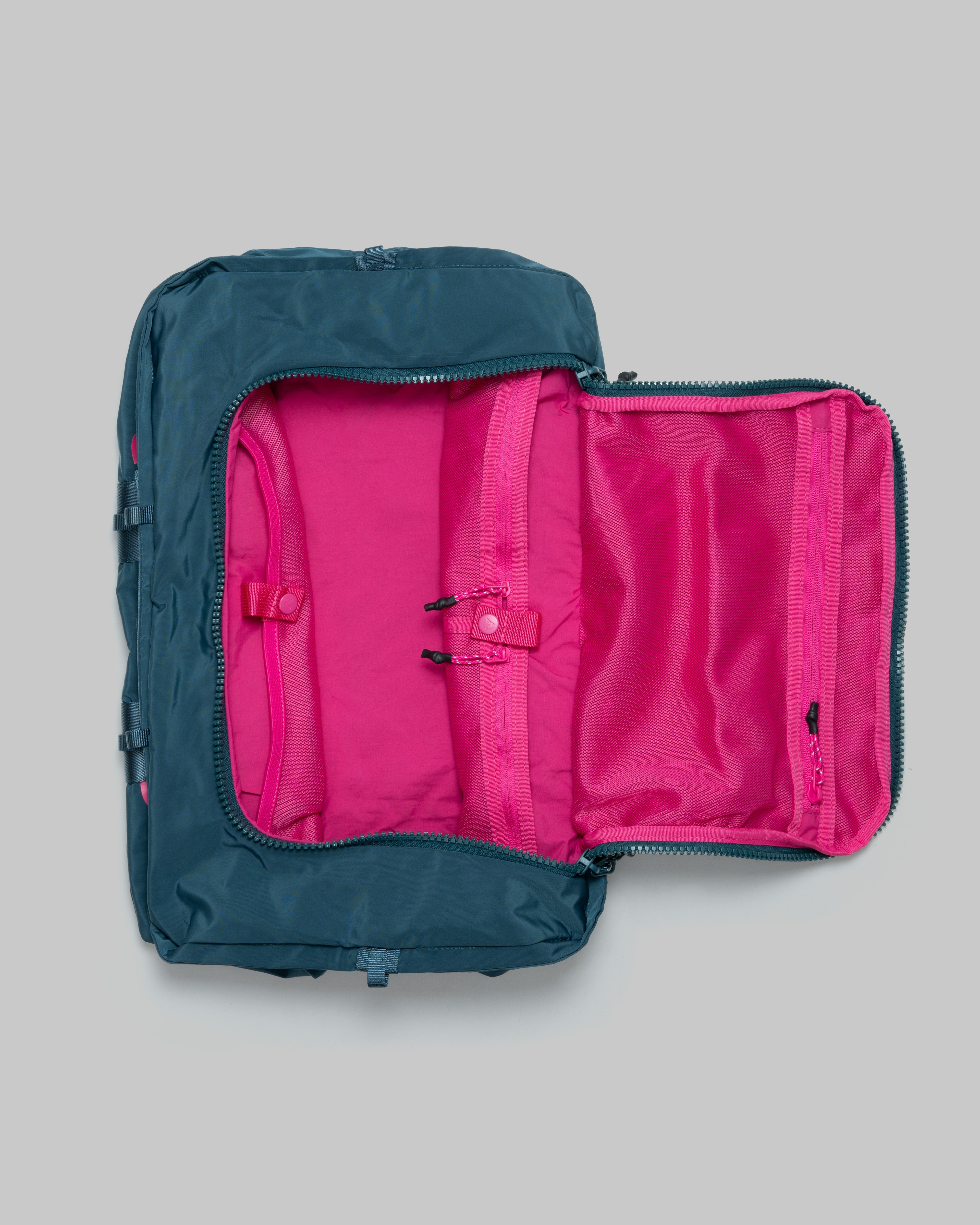 Summit 多功能中號旅行包