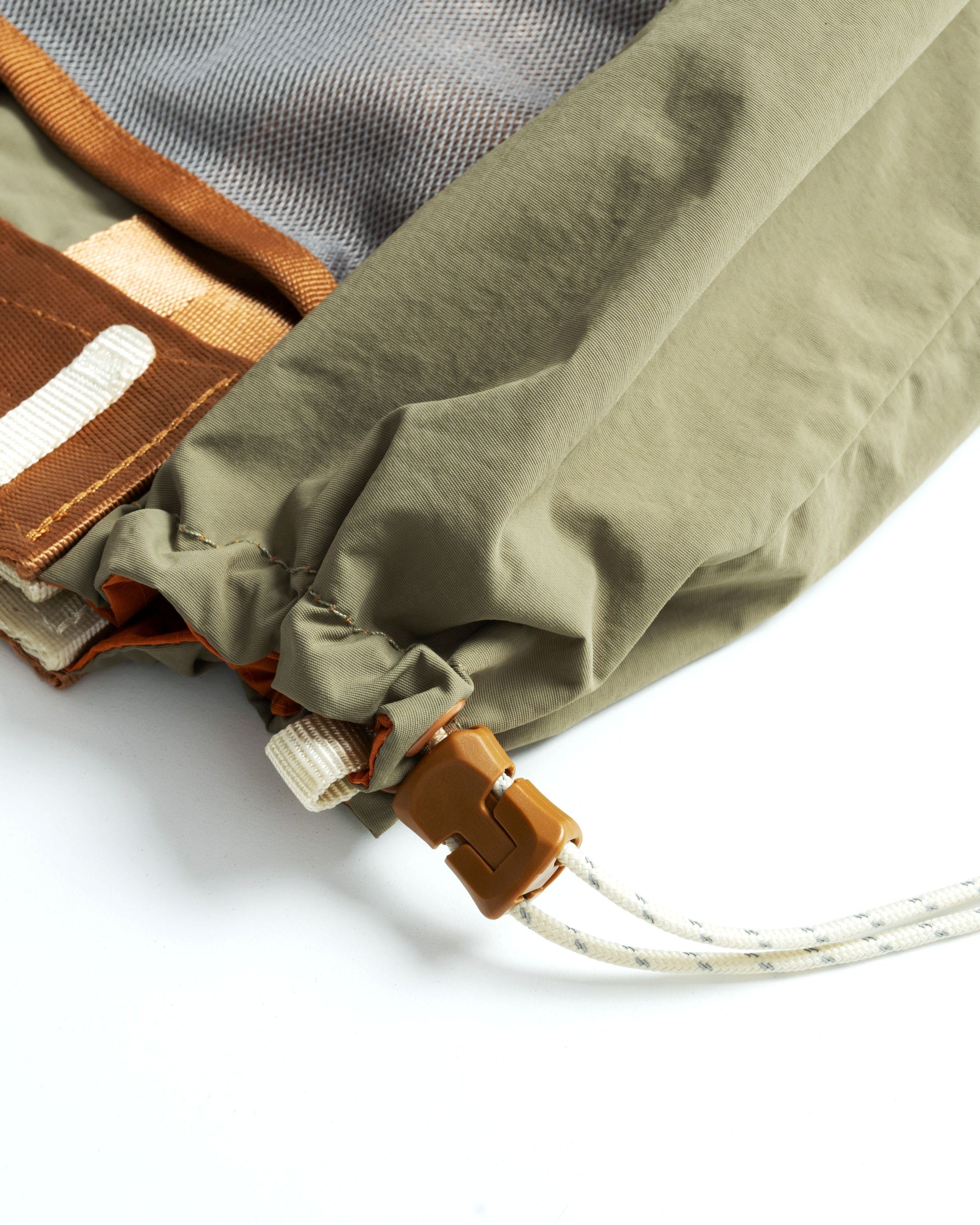 Summit 中號寬版托特包