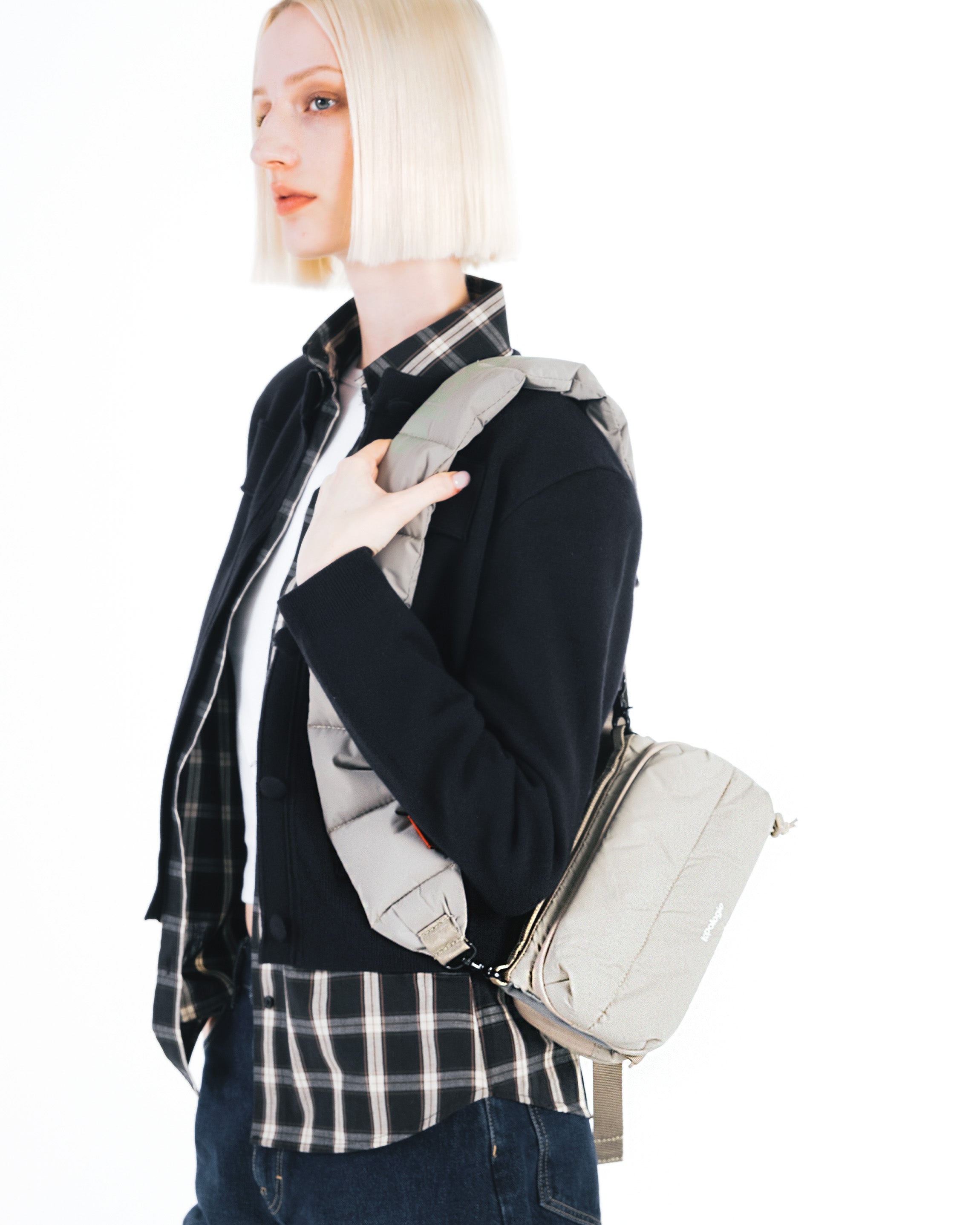 Bottle 中號水瓶斜背包