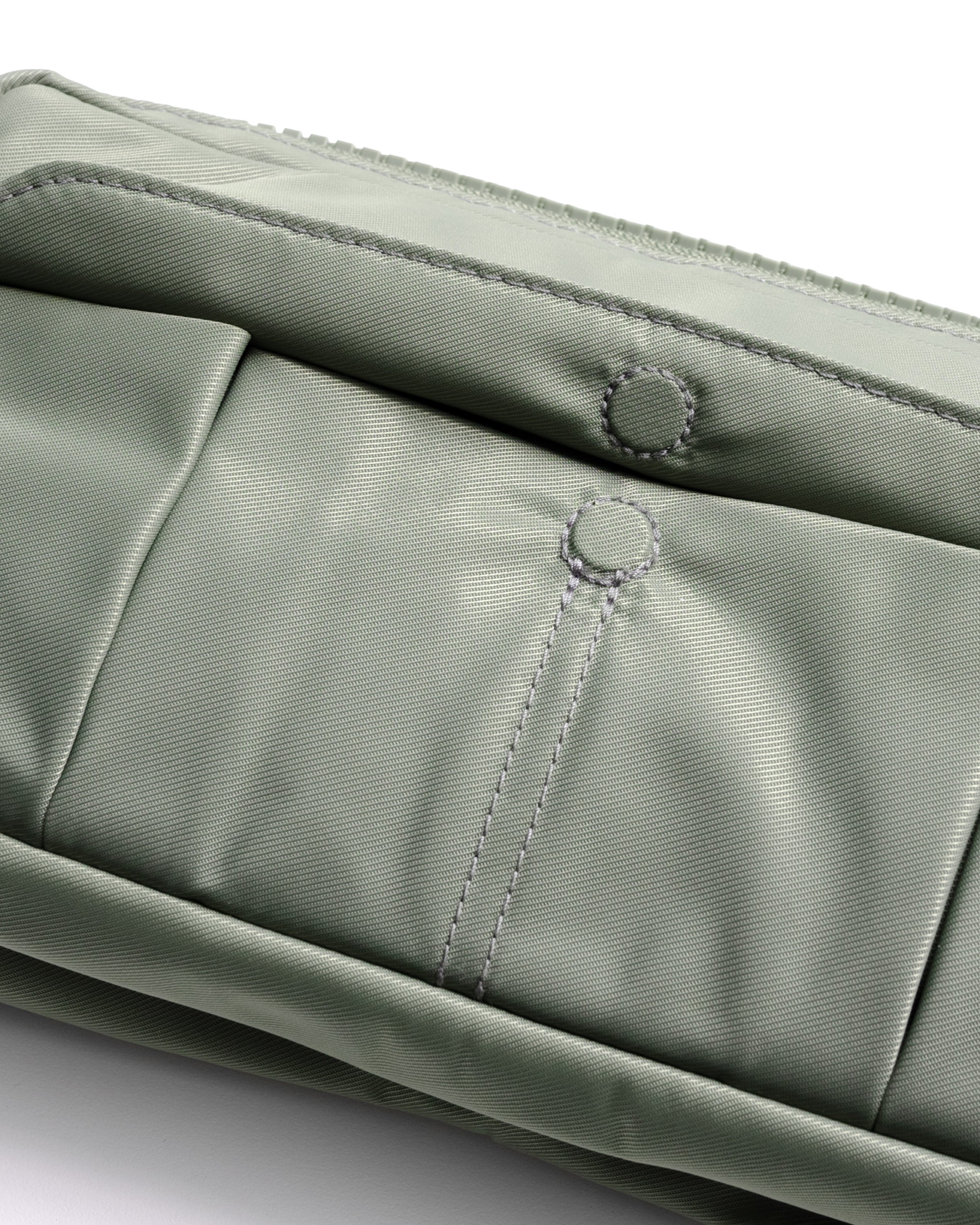 Utility 寬版隨身包