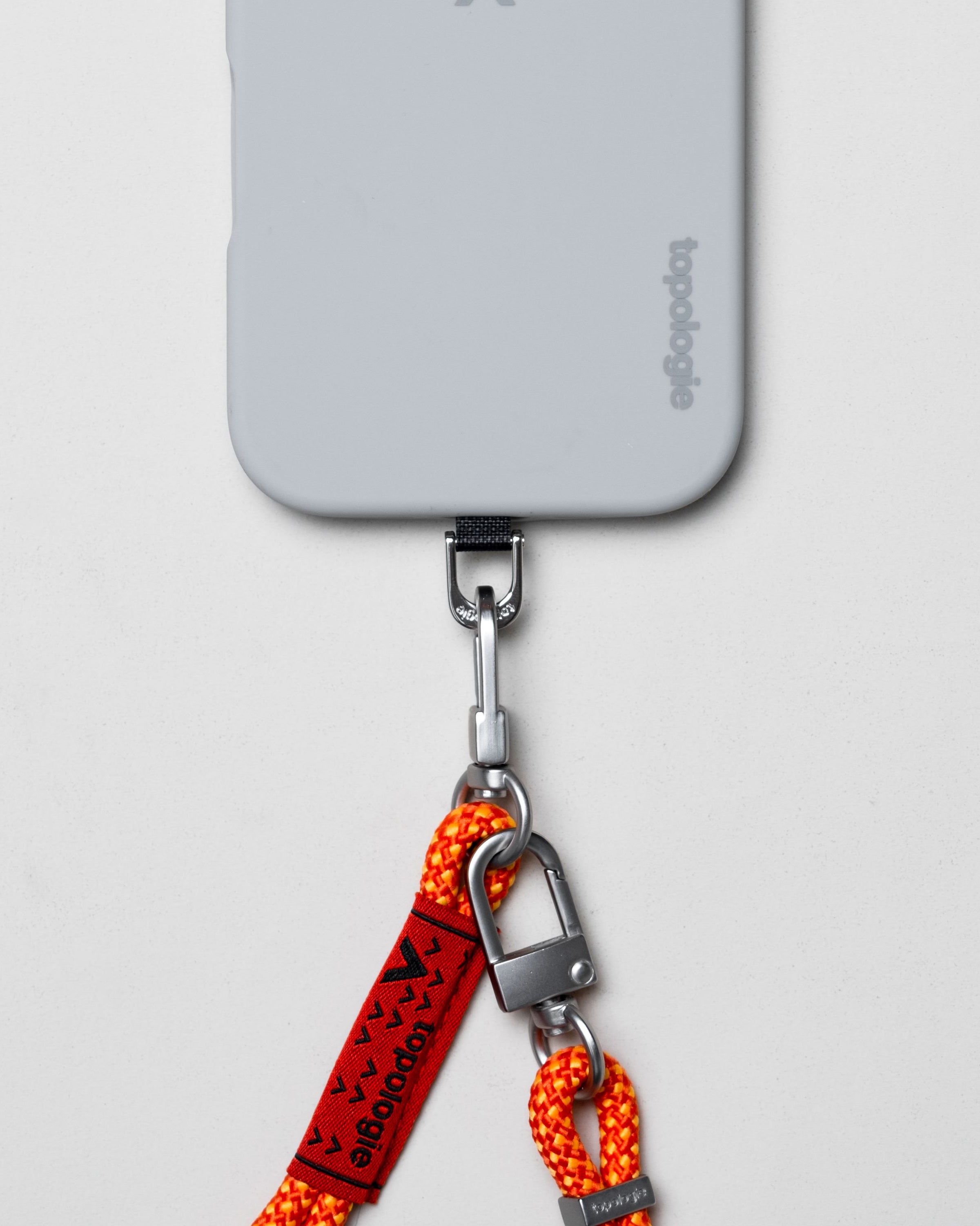 Solid 手機殼 / iPhone 16