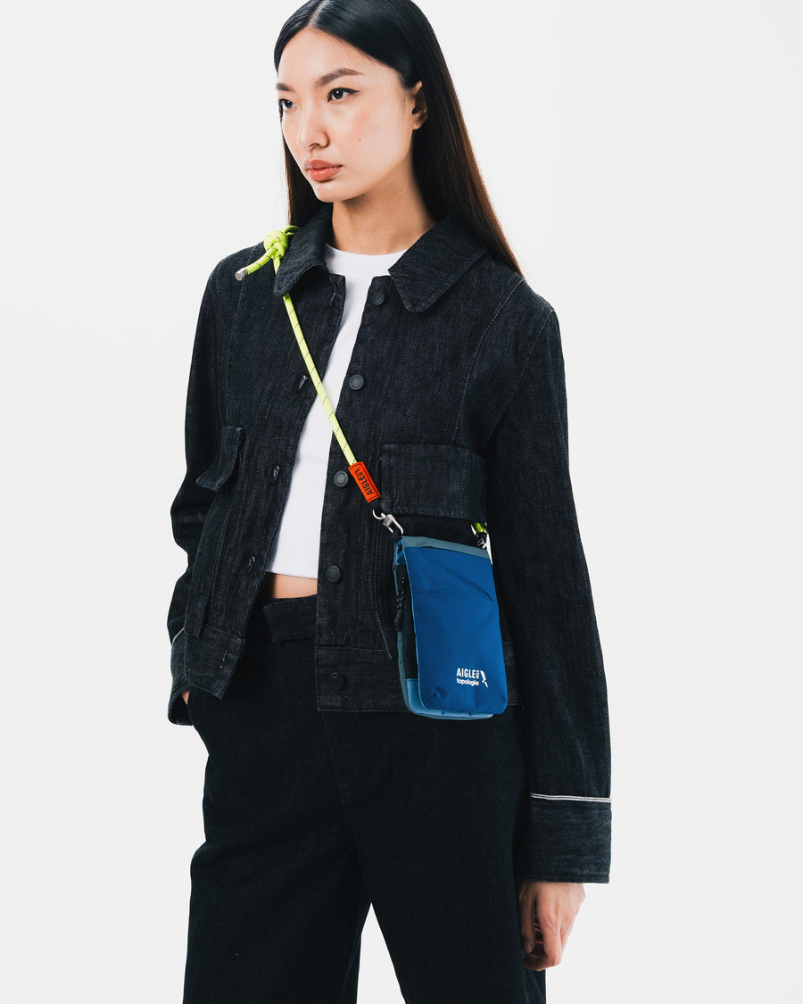 Topologie x Aigle Phone 三色摺疊貼身小包 / 深灰藍 / 8.0mm繩索背帶 / 霓黃花紋