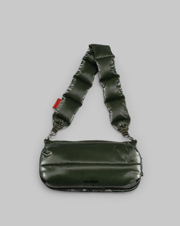 Bottle 水瓶斜背包 / 金屬深綠色 / Puffer / Puffer 絎縫腕帶 / 金屬深綠色 / Puffer