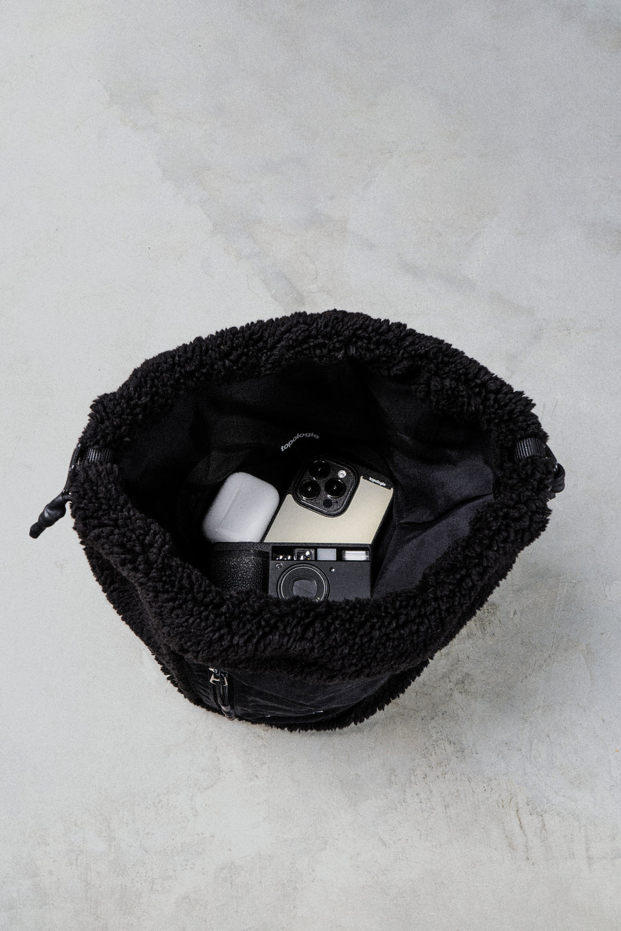 雙面抽繩水桶包 / Fleece / 黑 / 多用途Sling繩索背帶 石灰