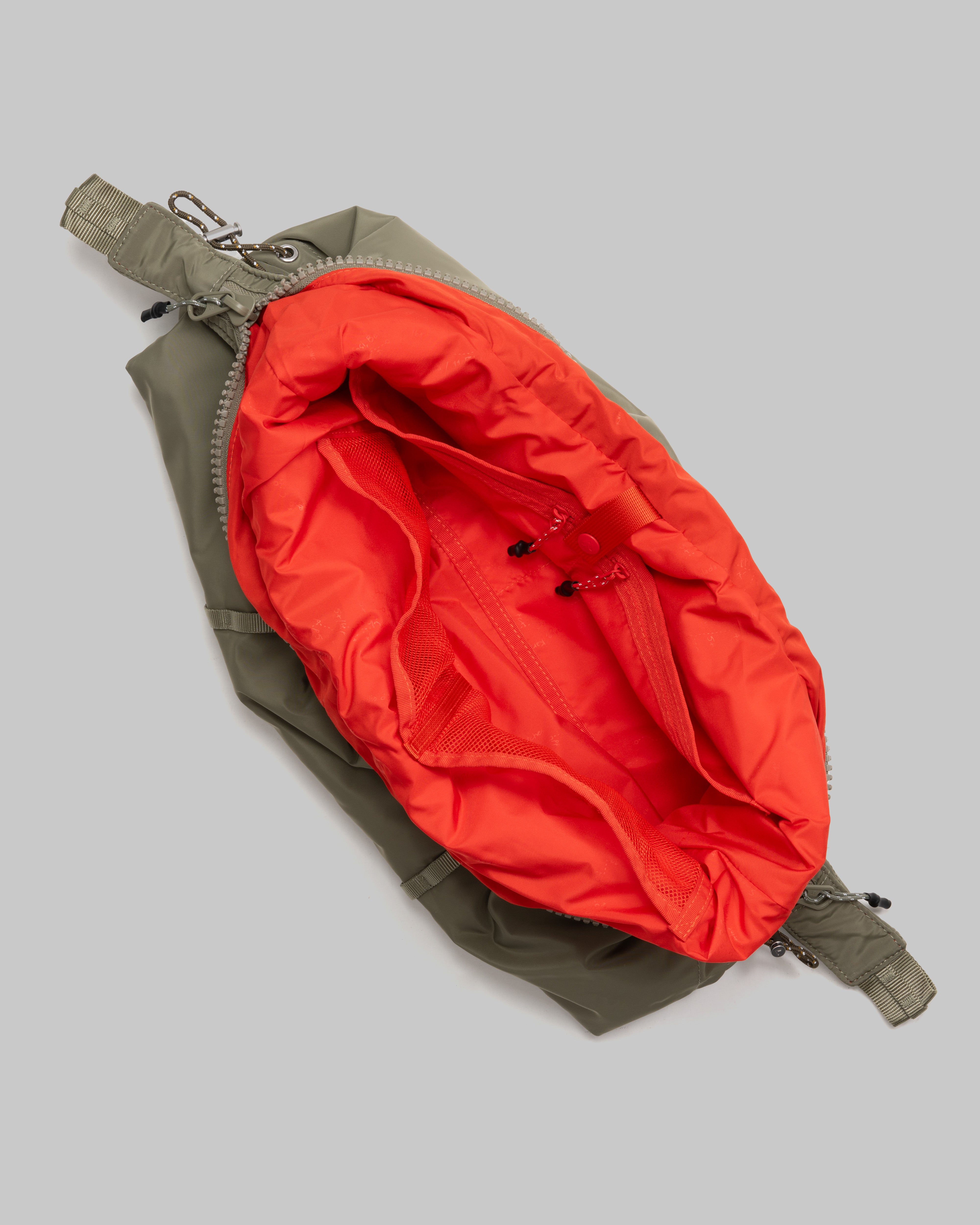 Cloud 中號半月包