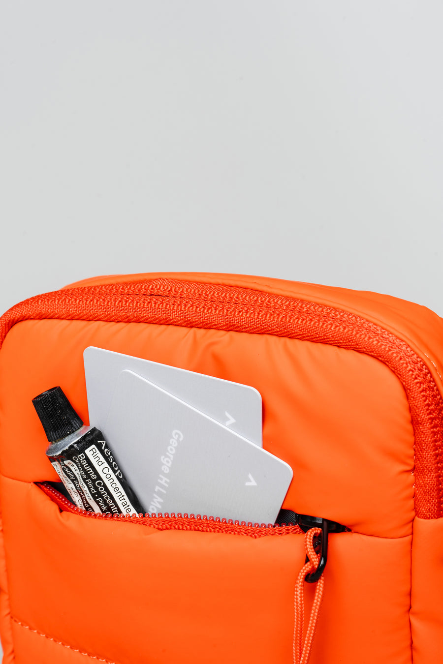 Tinbox 斜挎小包 / Puffer / 米白 / Bungee 繩索腕帶 米色