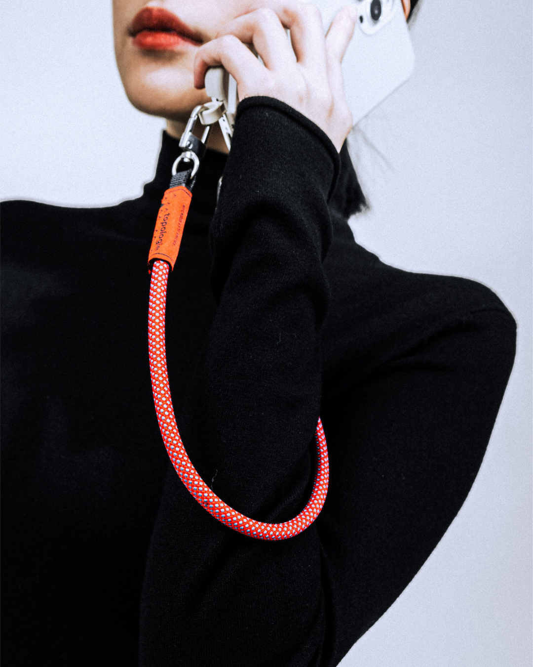 8.0mm 繩索腕帶 / 寶石綠混紅圖案 + 手機掛繩夾片