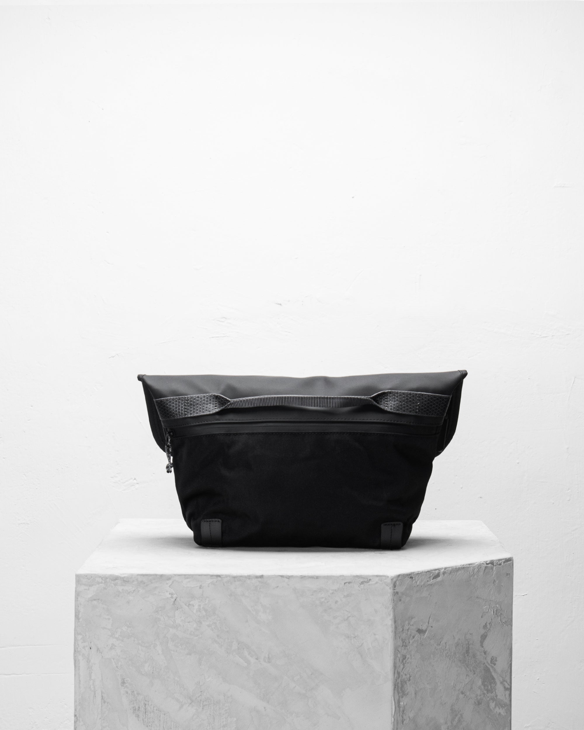 Pacer 防潑水郵差包