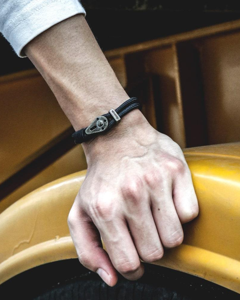 Yosemite / 黑色 / 黃銅