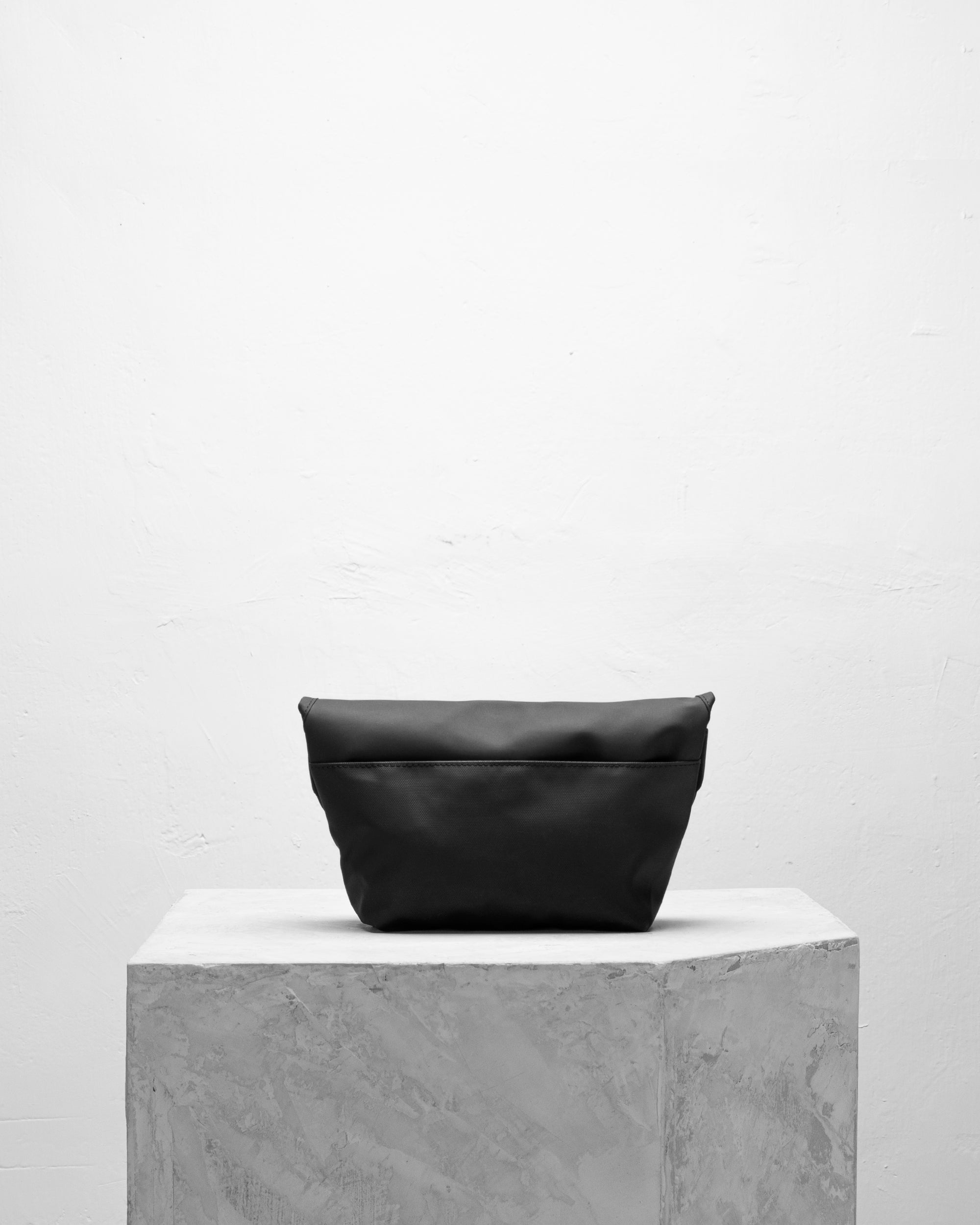 Mini Pacer 防潑水郵差隨身小包