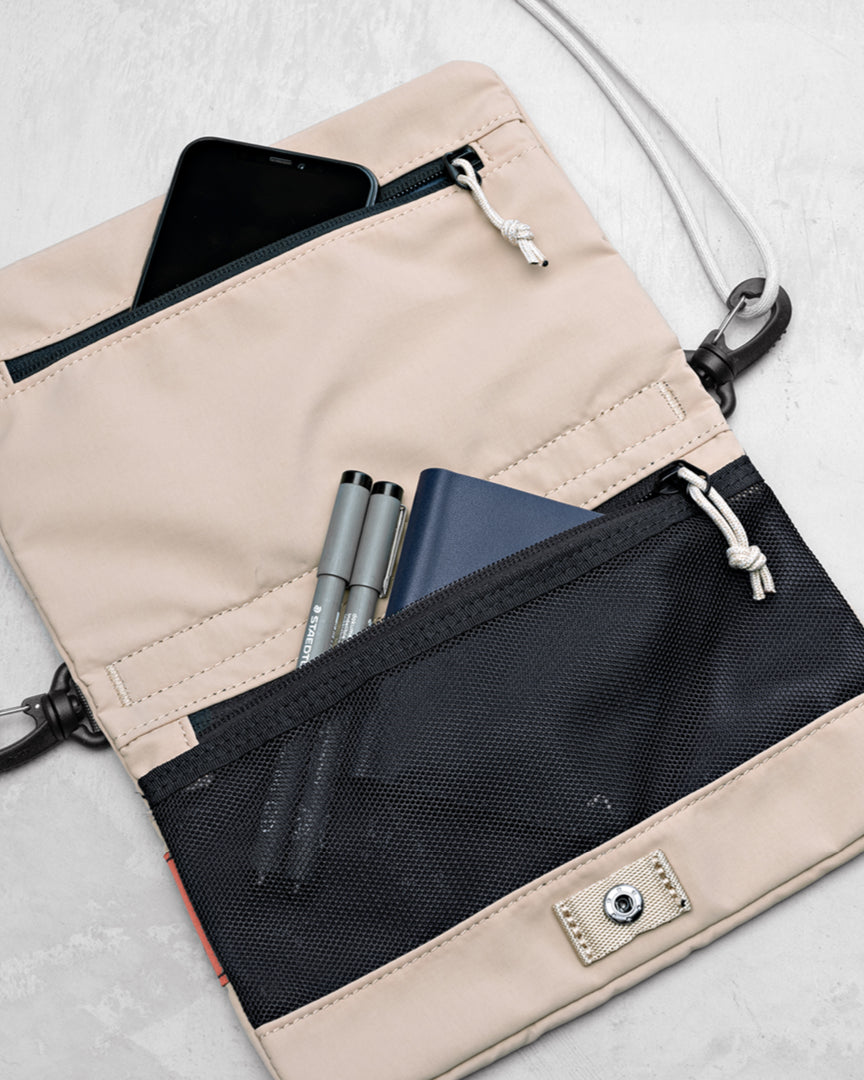 Fold 輕便摺疊斜背貼身包