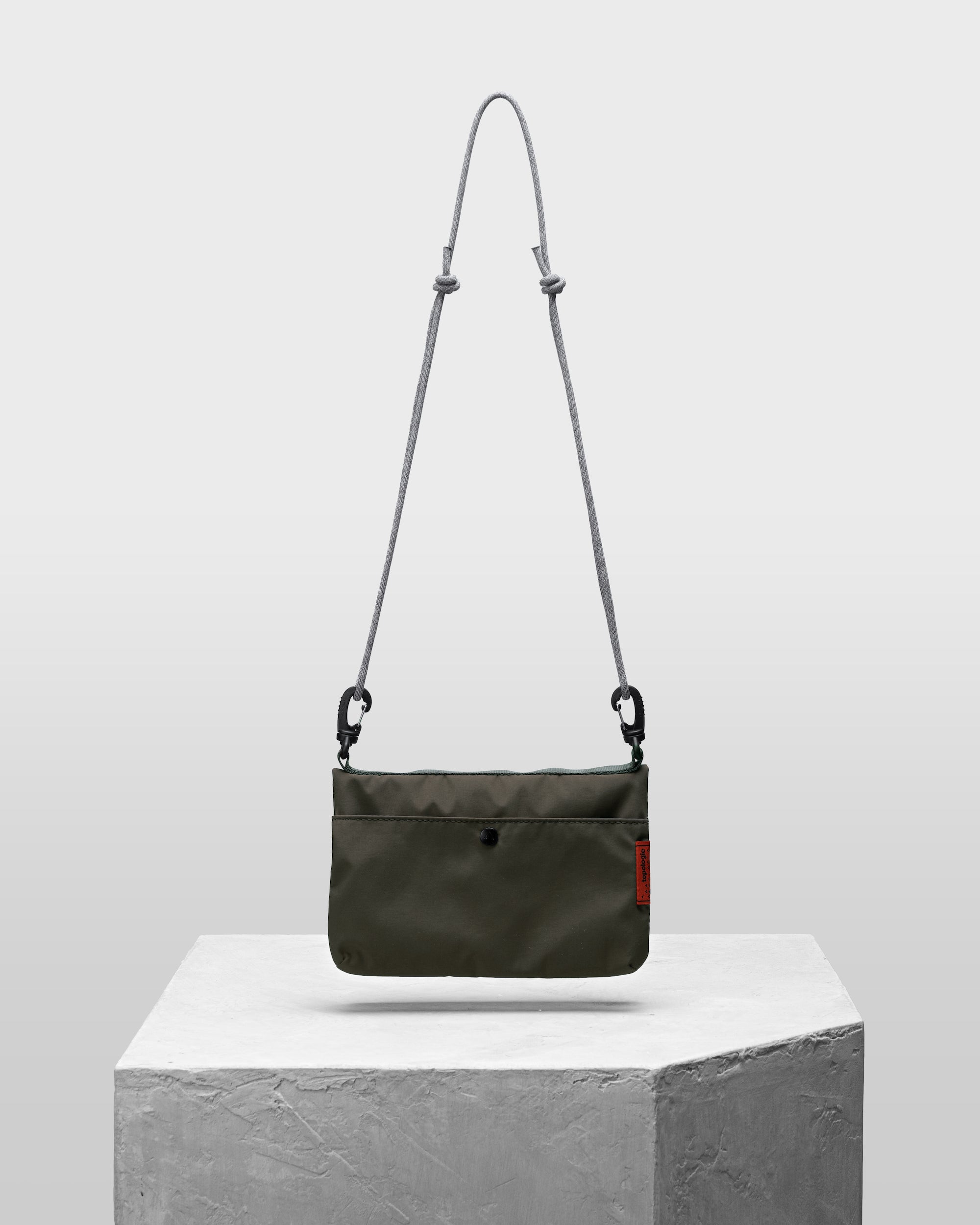 Fold 輕便摺疊斜背貼身包