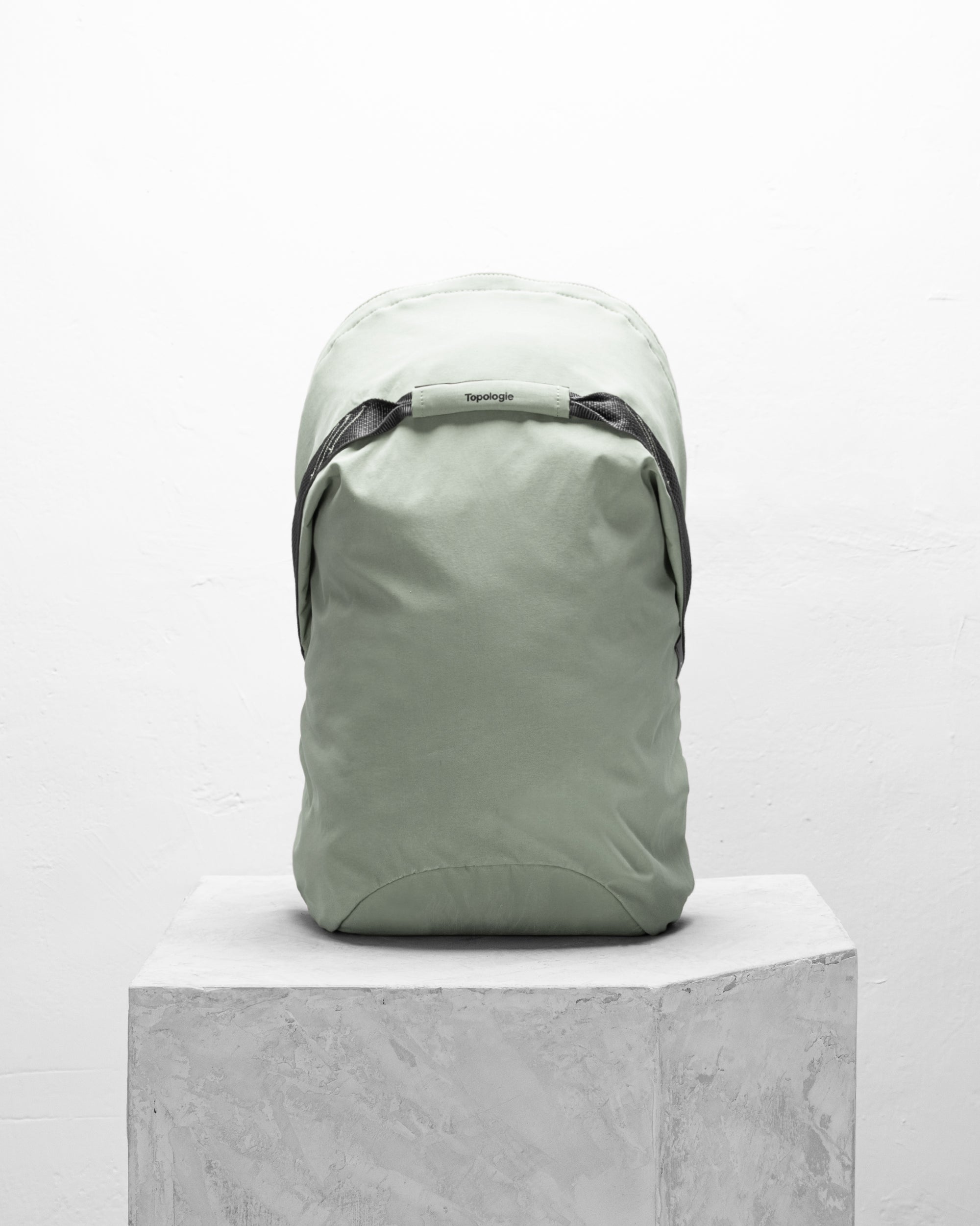 Multipitch 輕便簡約背包 / 大