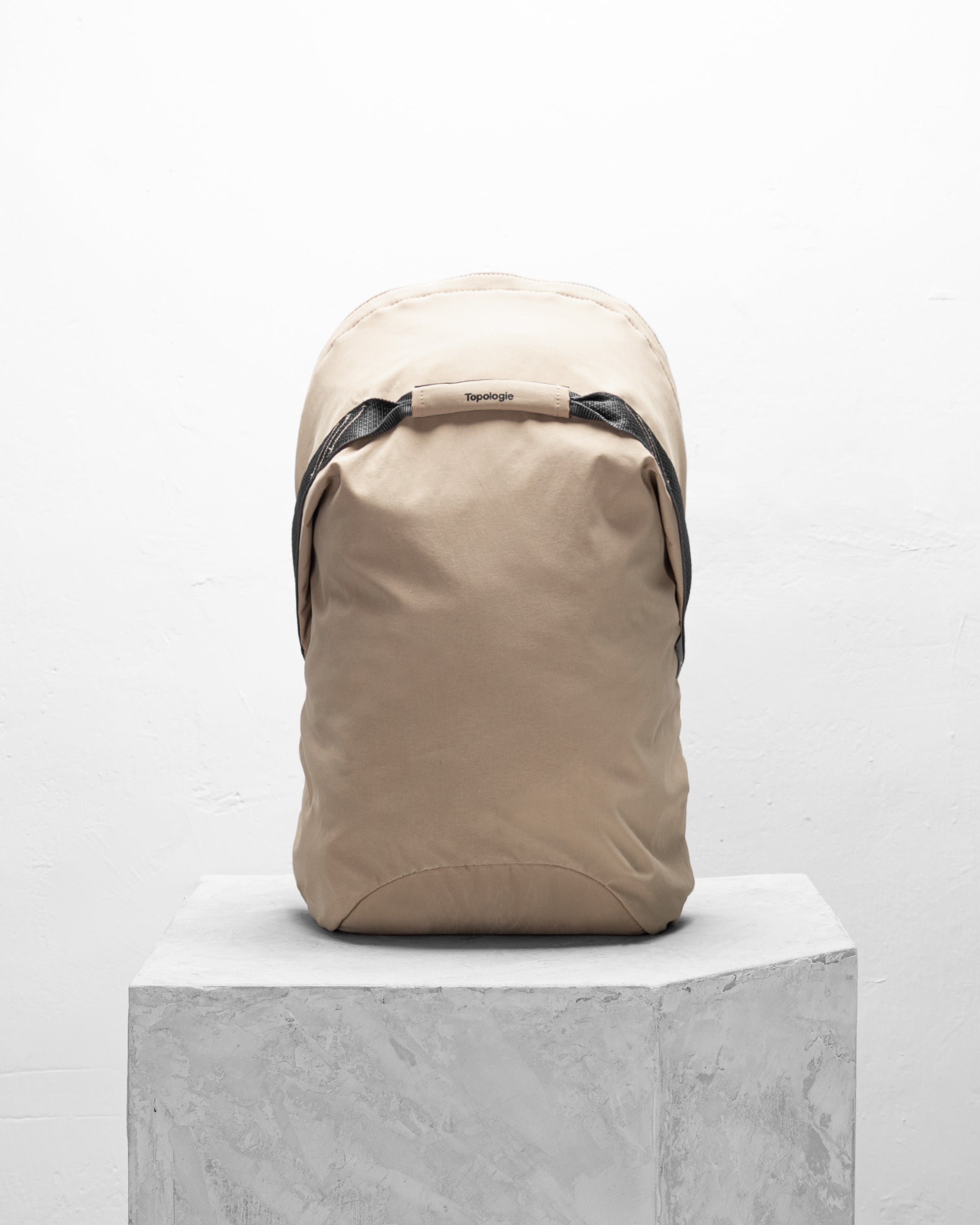 Multipitch 輕便簡約背包 / 大