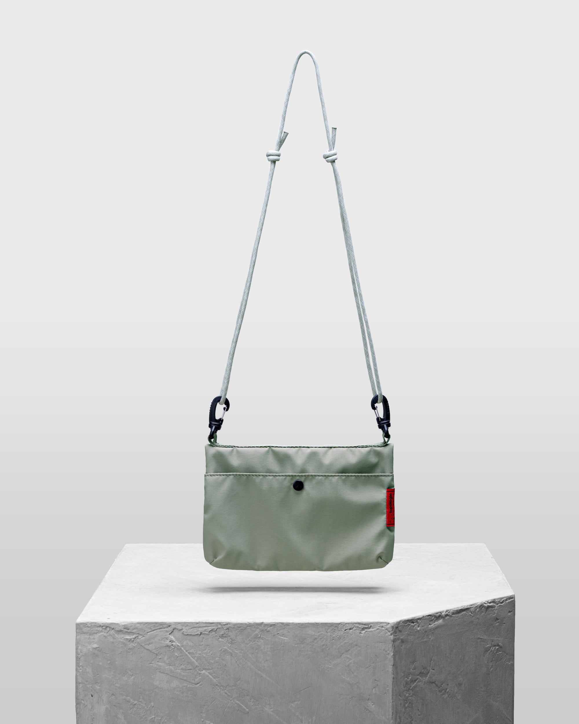 Fold 輕便摺疊斜背貼身包