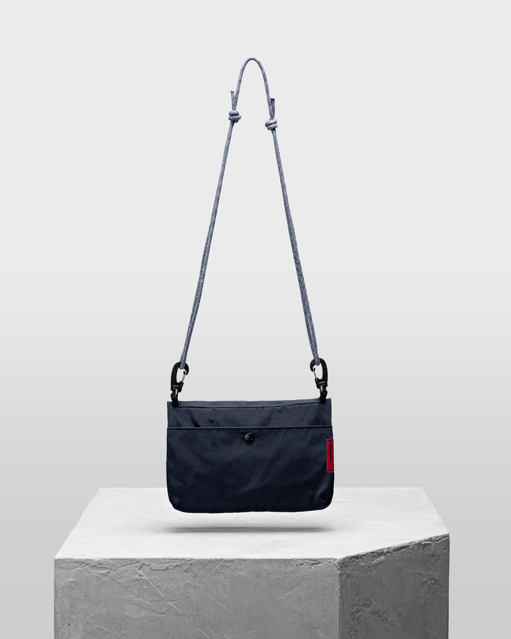 Fold 輕便摺疊斜背貼身包