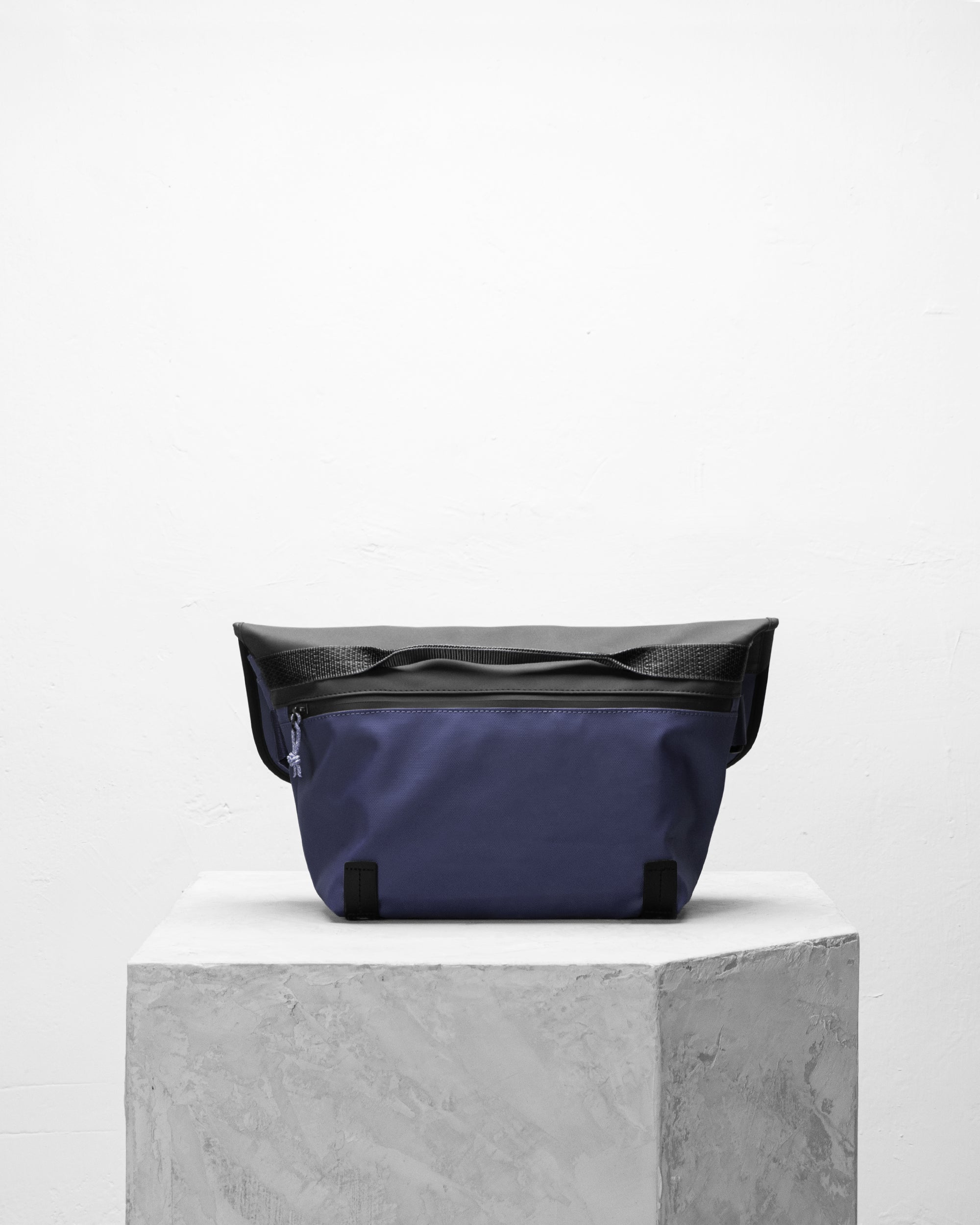 Pacer 防潑水郵差包