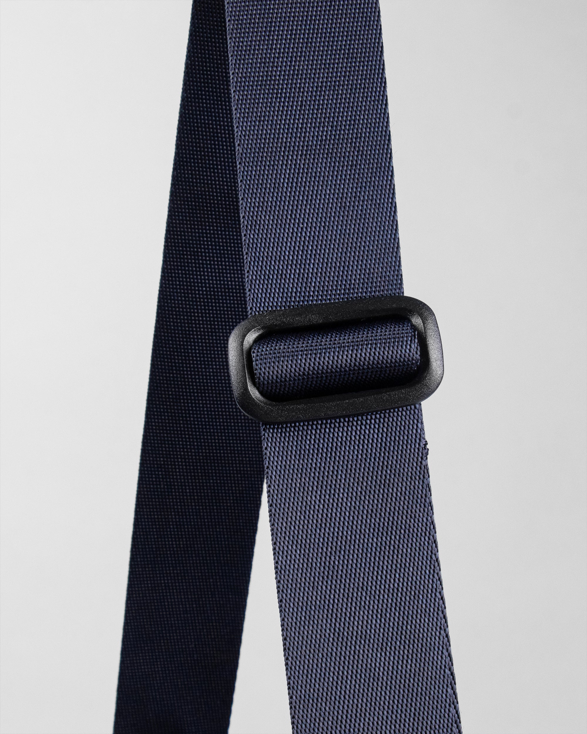 Pacer 防潑水郵差包