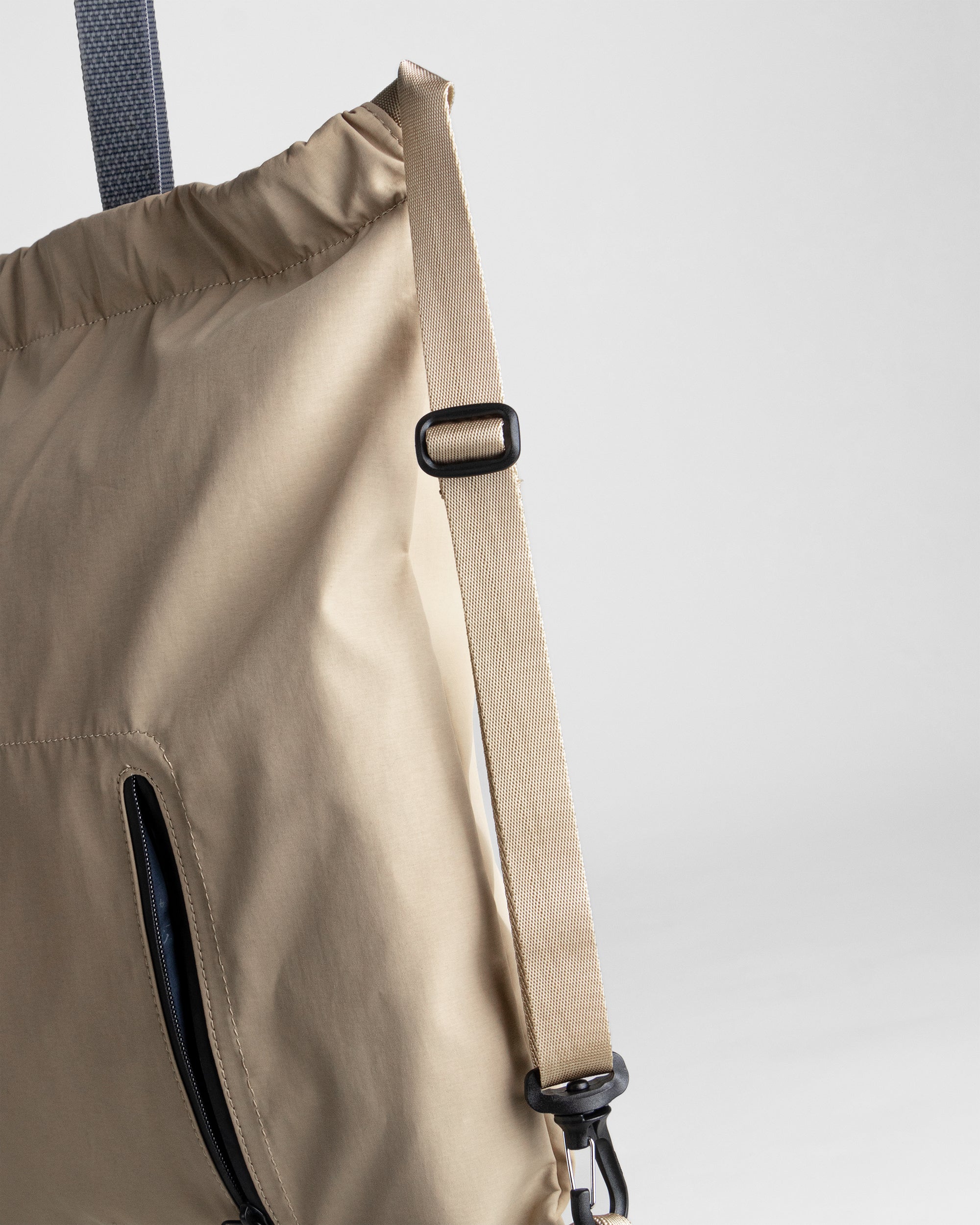 Draw 輕便抽繩托特包