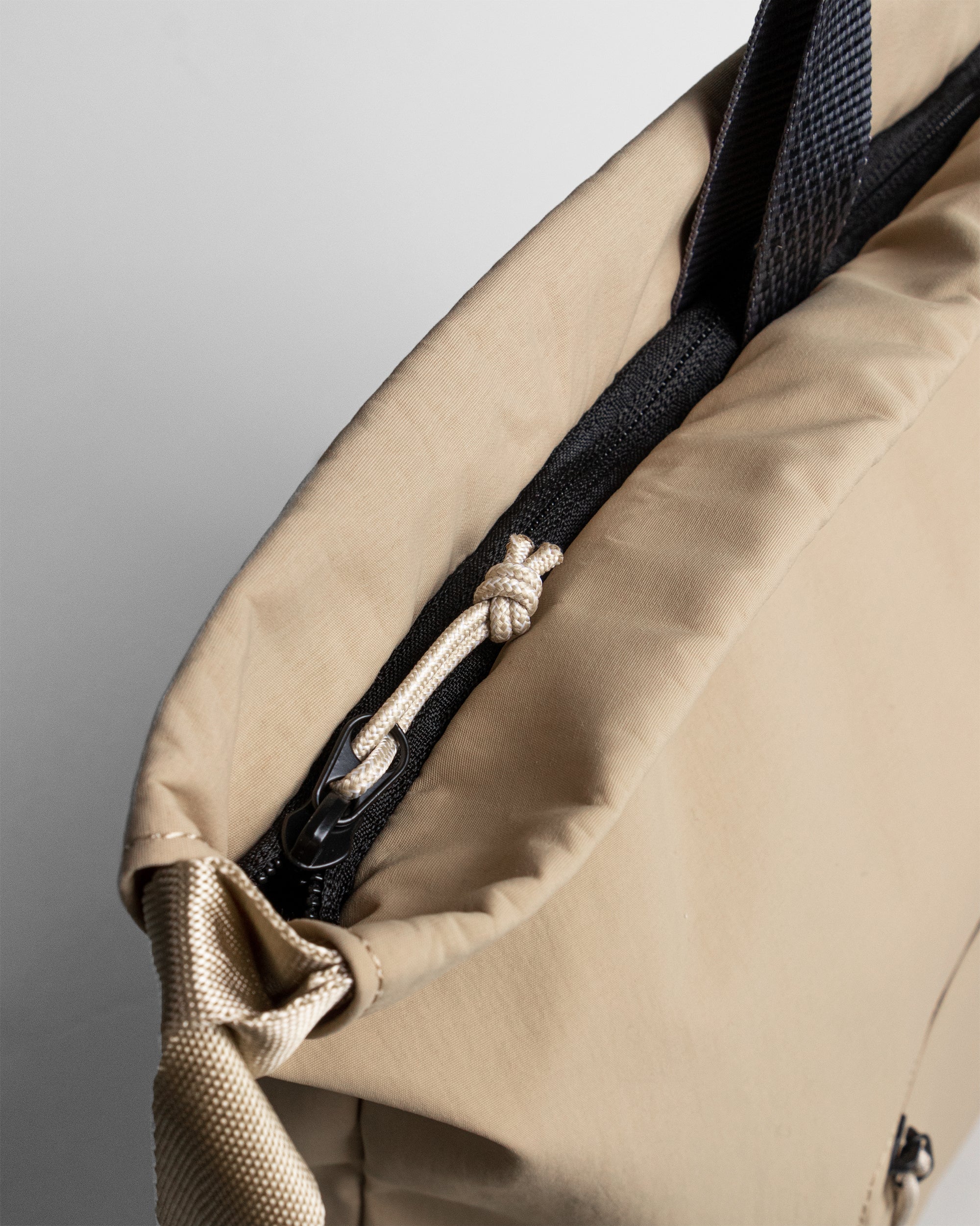 Draw 輕便抽繩托特包