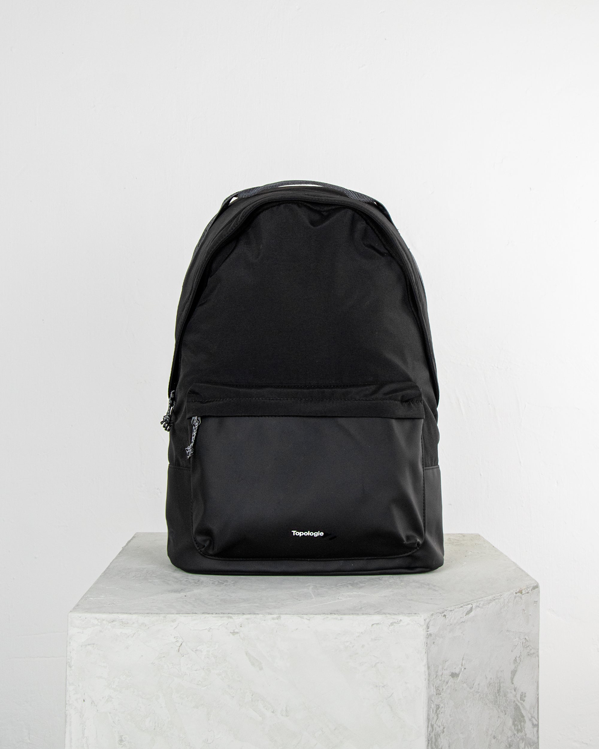 Block 拼色後背包