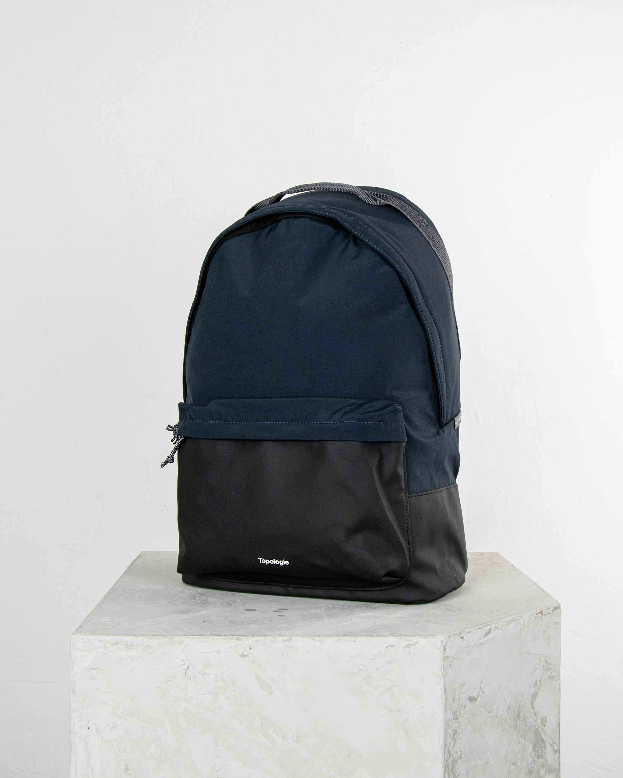 Block 拼色後背包