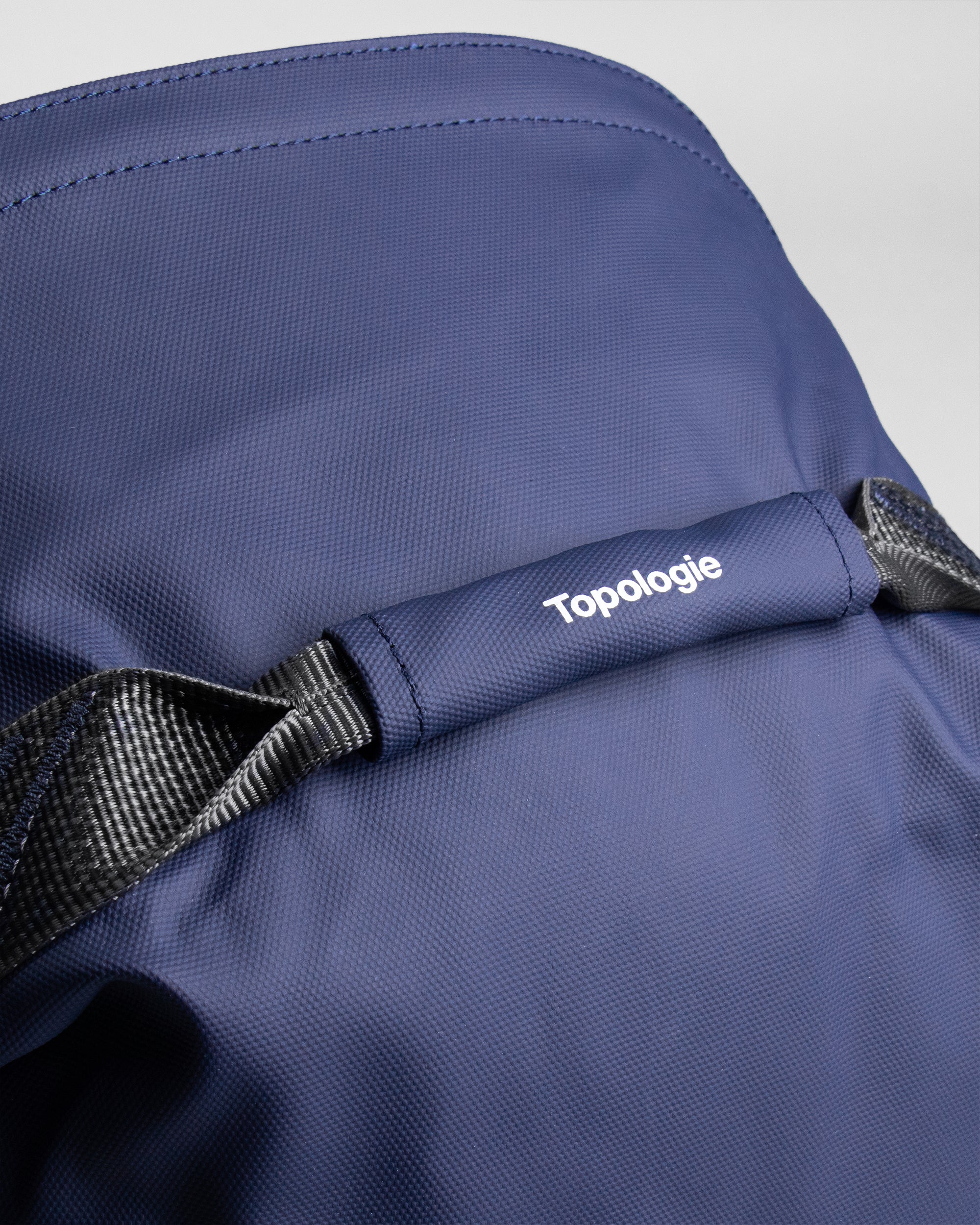 Multipitch防潑水簡約背包/ 大 / 白色