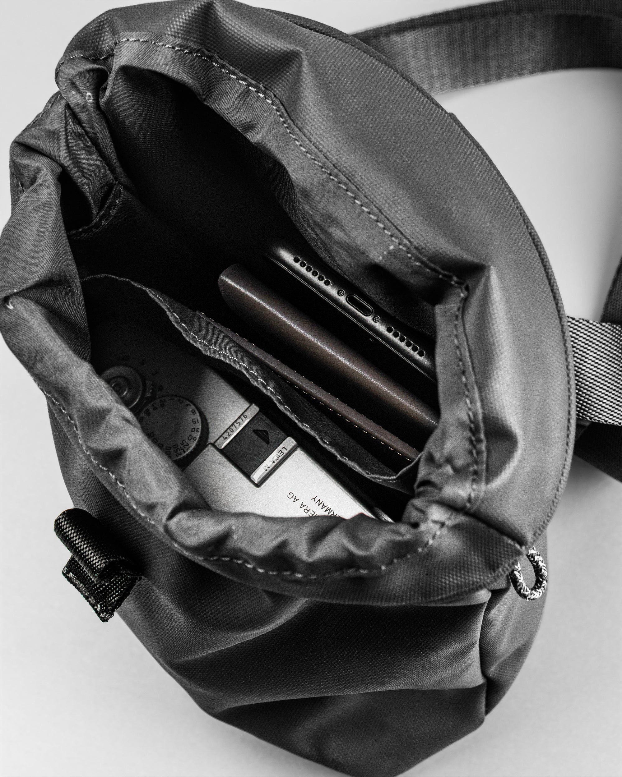 Chalk 防潑水多功能隨身包