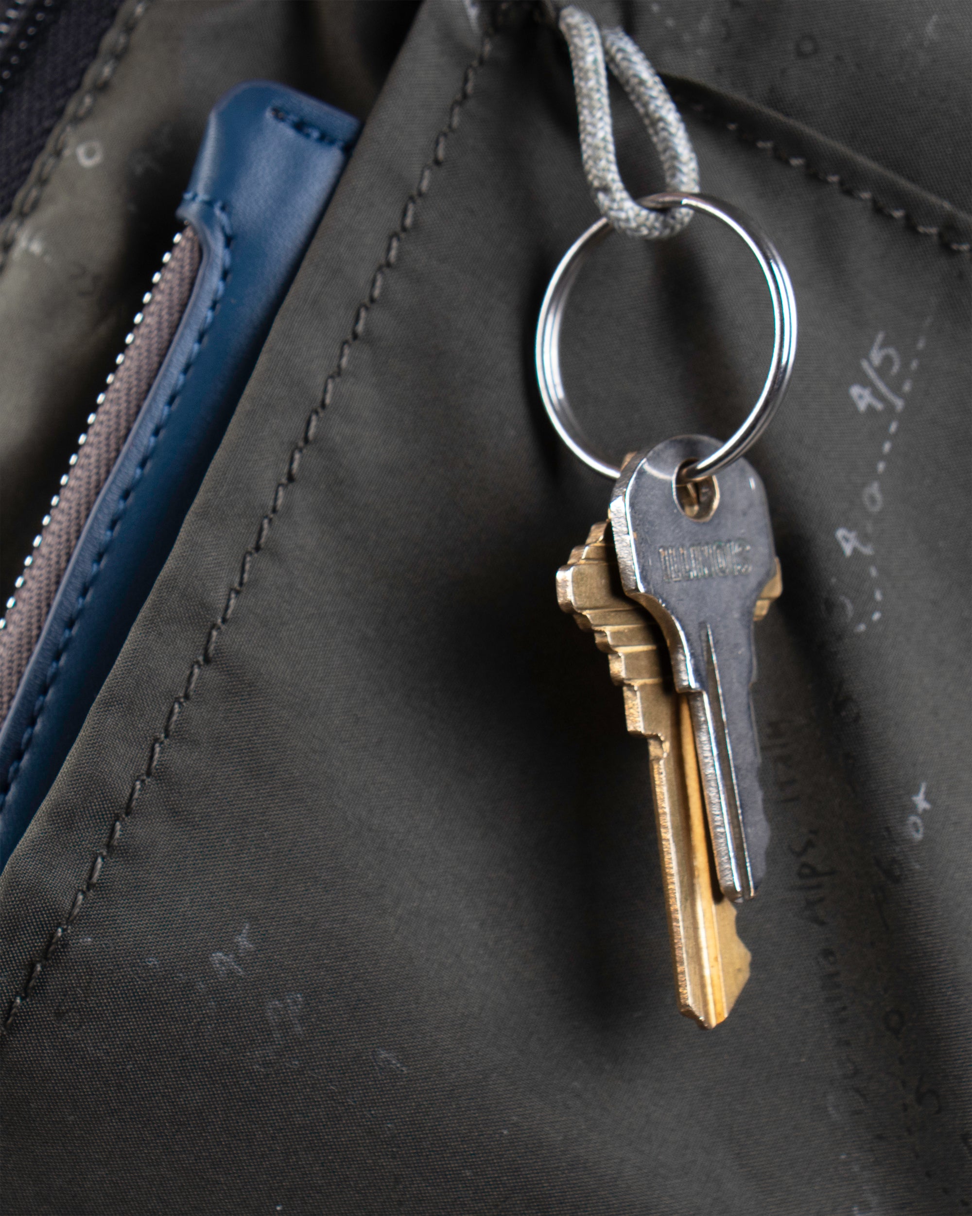 Crescent 極簡胸前包