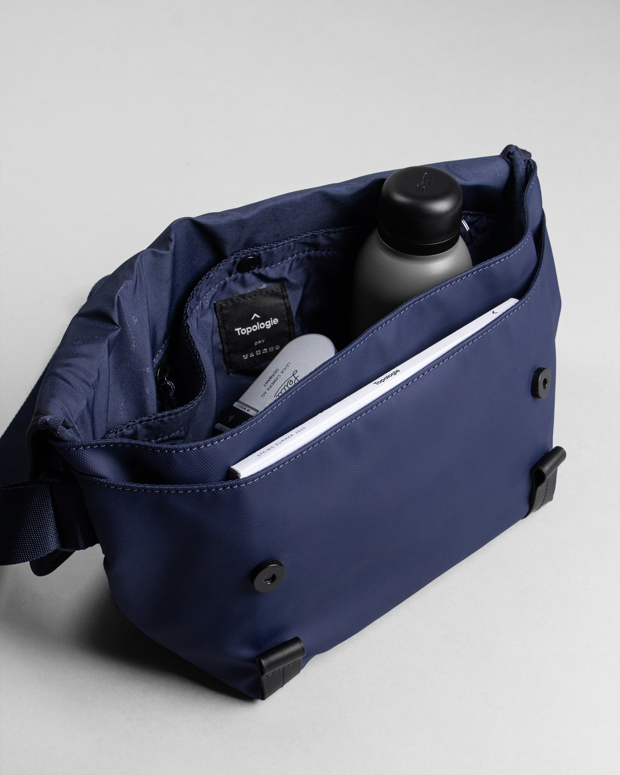 Pacer 防潑水郵差包